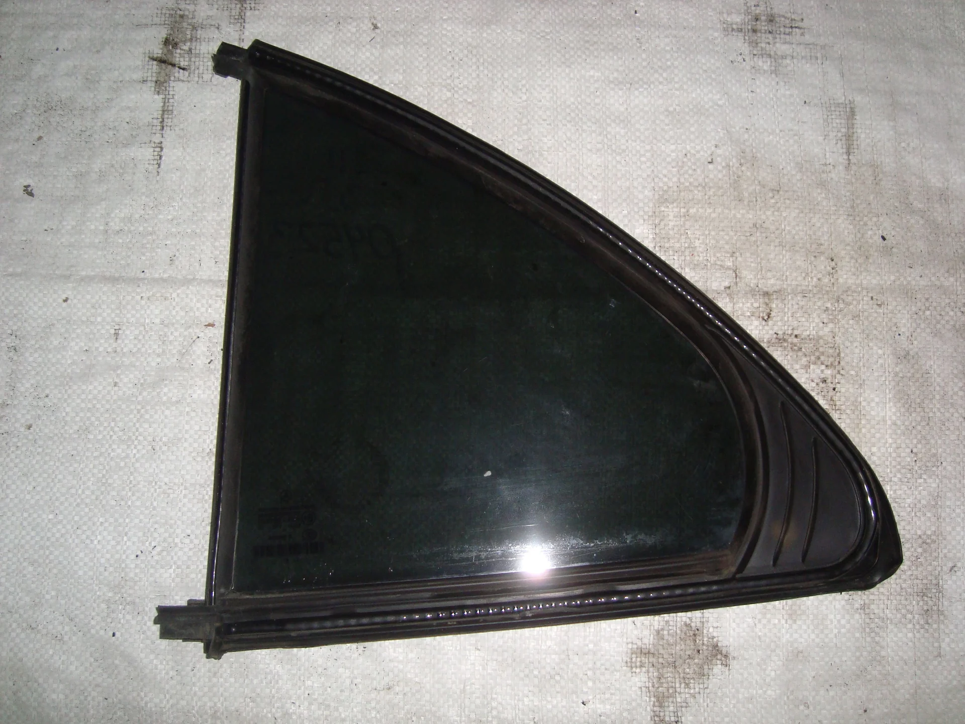 Форточка задней правой двери Mercedes-Benz W211 271 A2117300255 - миниатюра 2