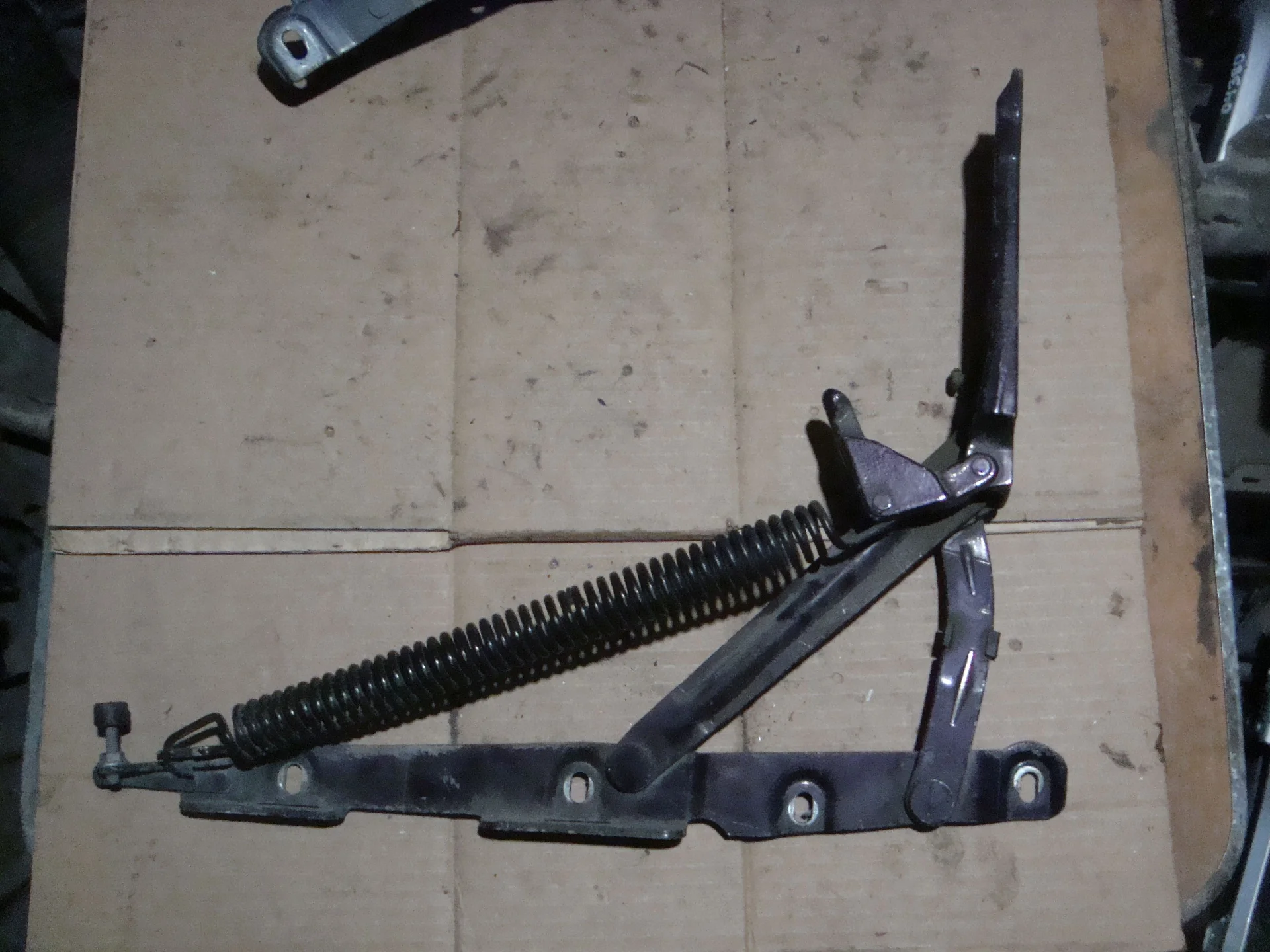 Петля багажника левая Mercedes-Benz W220  A2207300187 - миниатюра 2