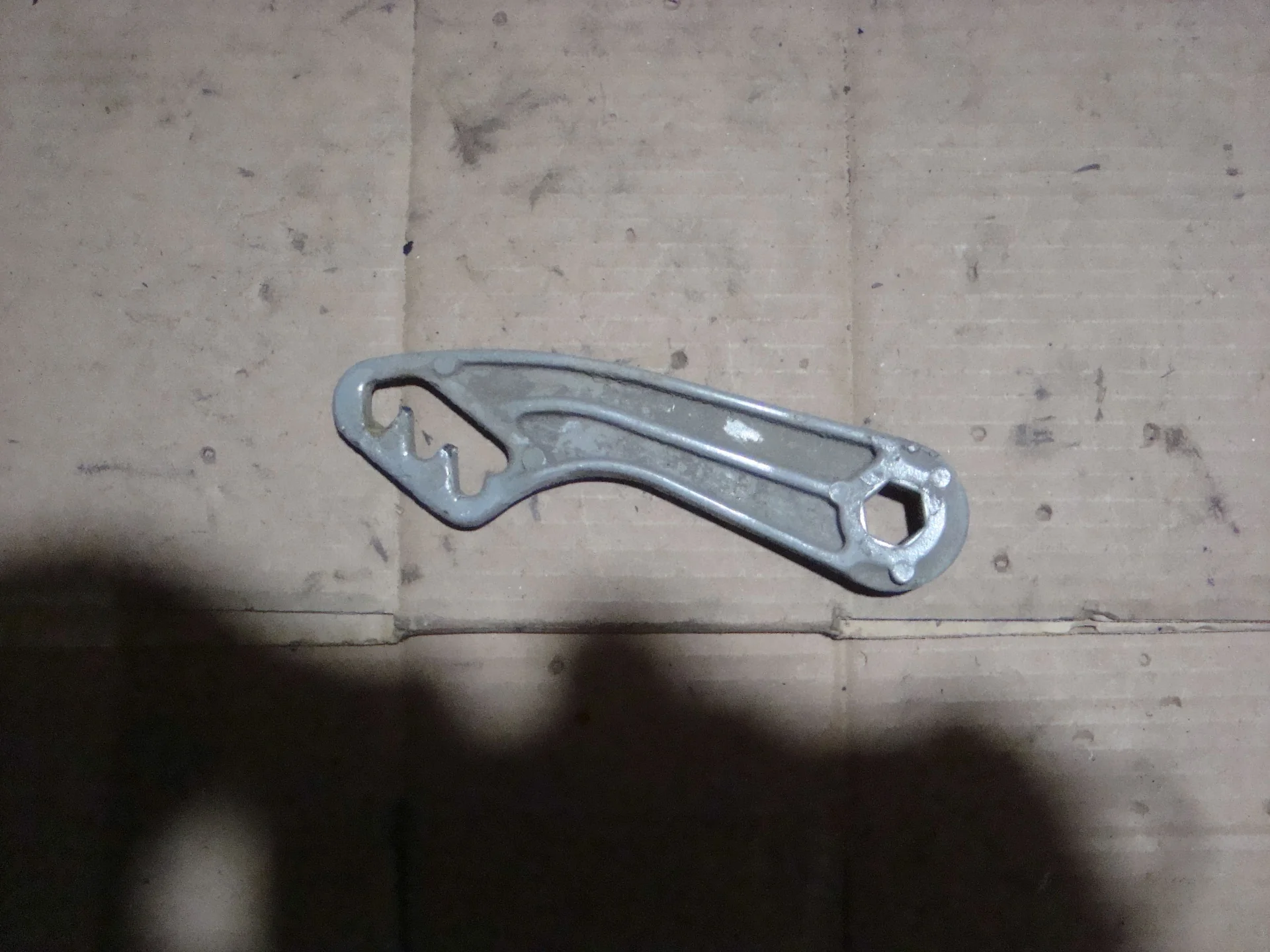Петля капота левая Mercedes-Benz R129 A1298870174 - миниатюра 2