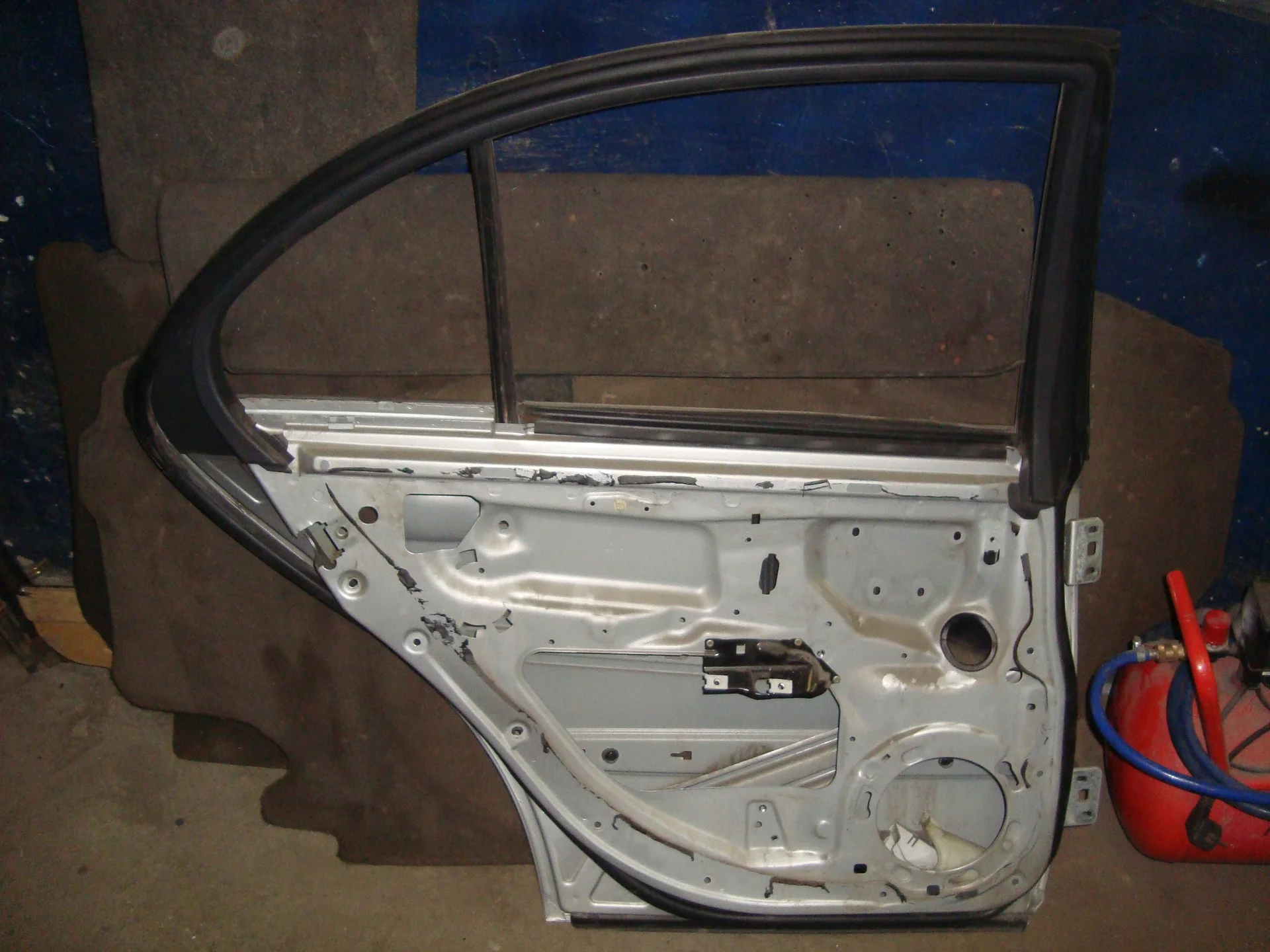Дверь боковая задняя левая Mercedes-Benz W211 271 A2117300105 - миниатюра 2