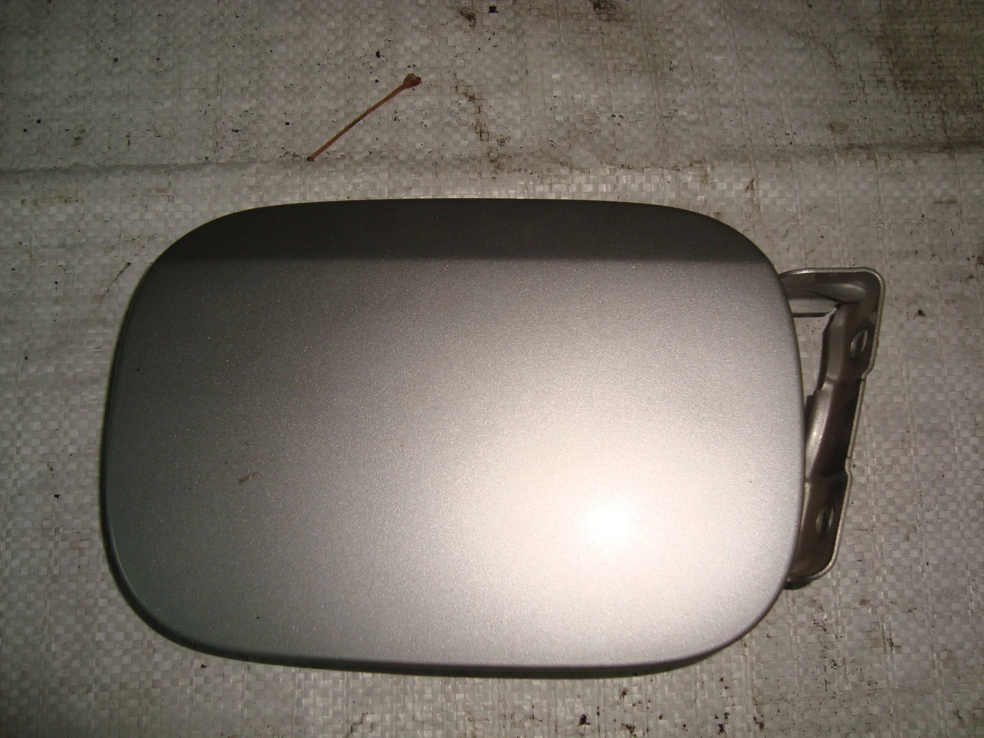 Лючок бензобака Mercedes-Benz W211 271 A2115842039 - изображение 1