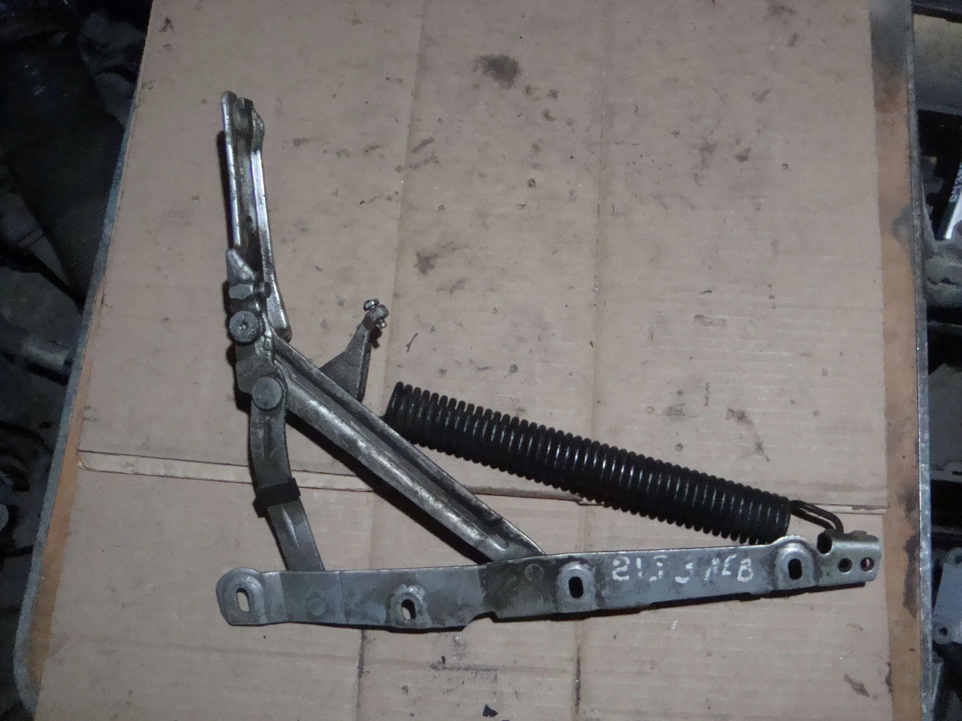 Петля багажника левая Mercedes-Benz C215 A2157500387 - миниатюра 2