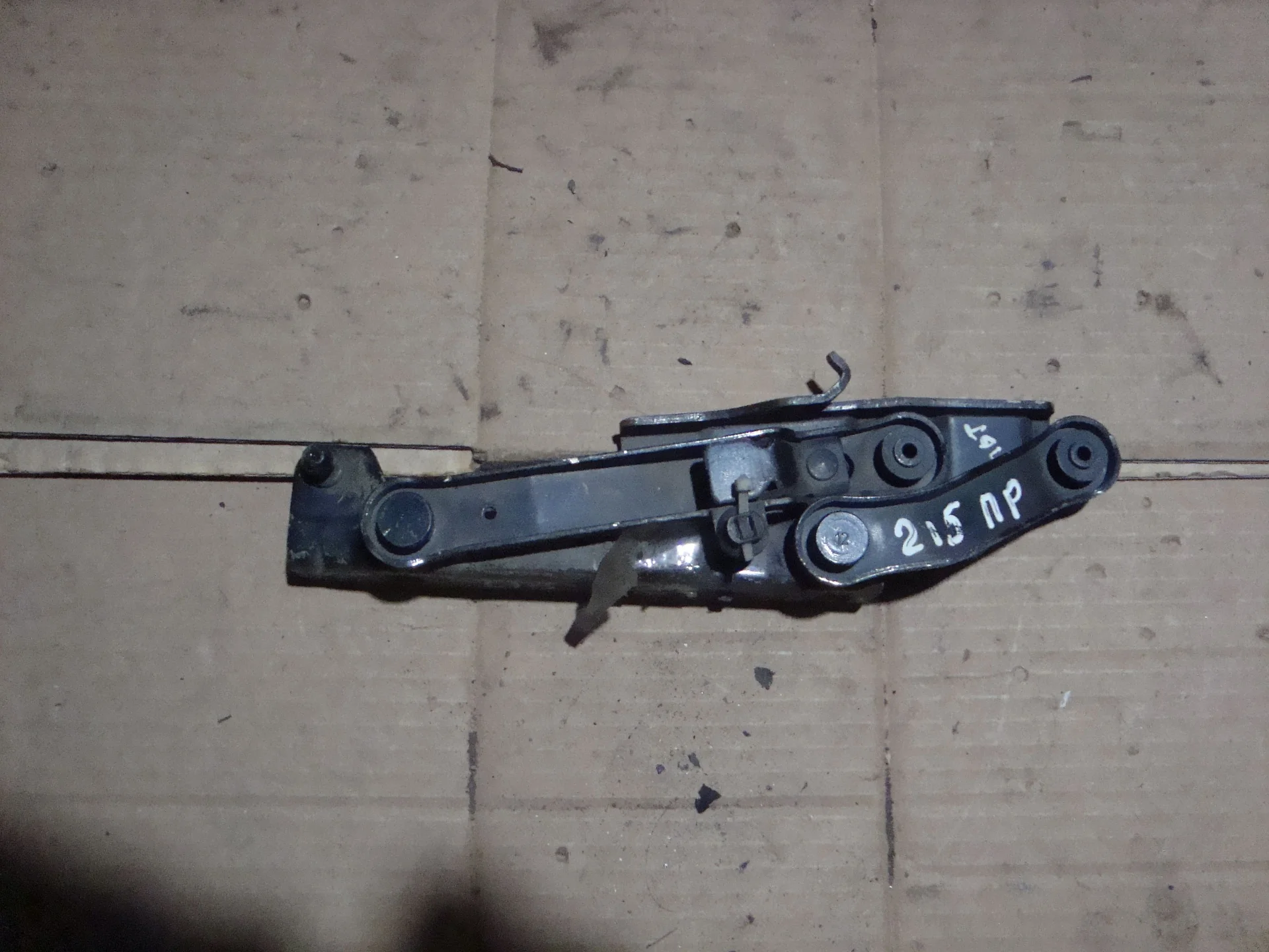 Петля капота левая Mercedes-Benz W211  A2118800128 - миниатюра 2
