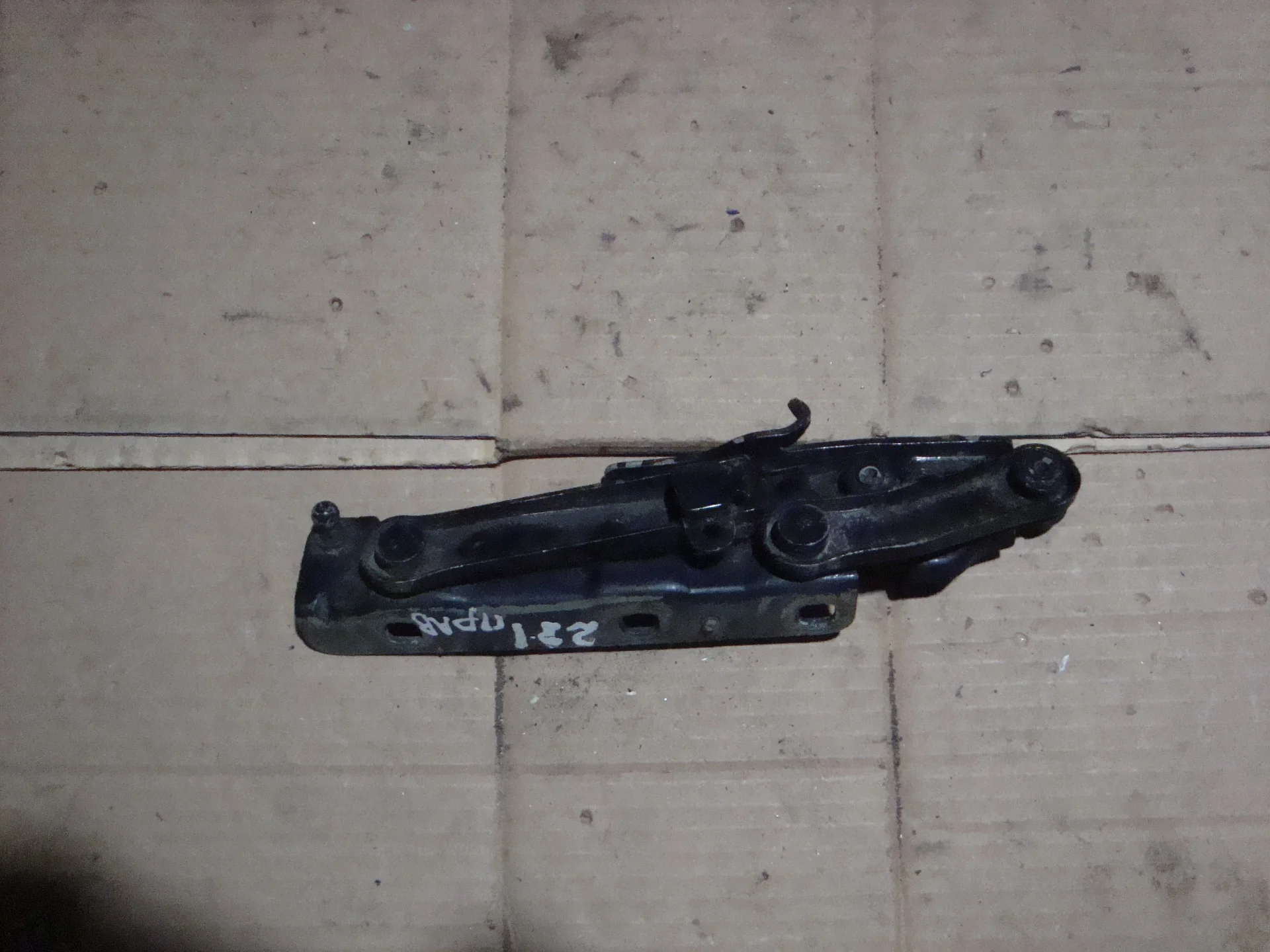 Петля капота левая Mercedes-Benz W211  A2118800328 - миниатюра 2