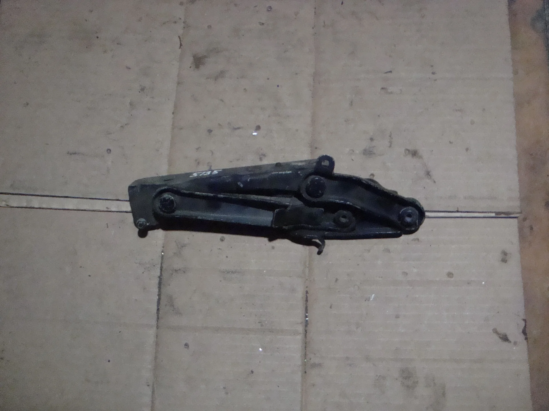 Петля капота левая Mercedes-Benz W220 A2208800128 - миниатюра 2