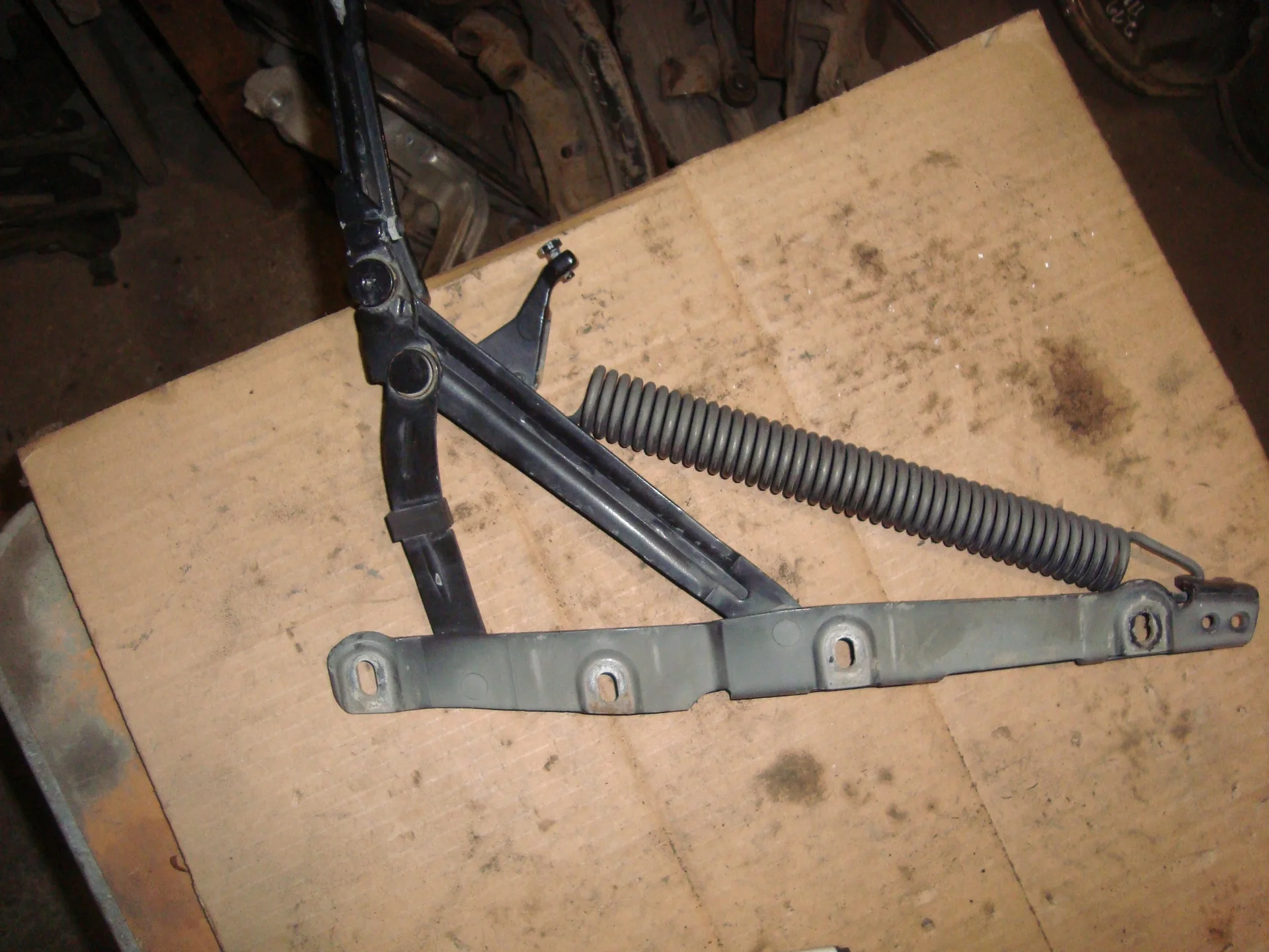 Петля багажника левая Mercedes-Benz C215  A2157500387 - миниатюра 2