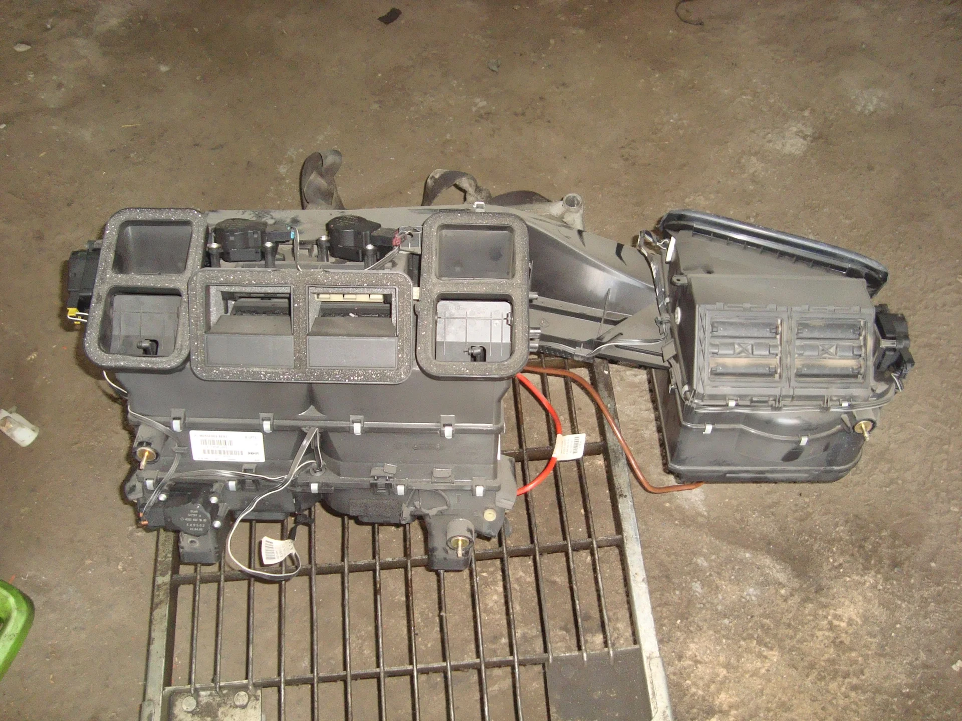 Корпус печки Mercedes-Benz W211 271 A2118301262 - миниатюра 2