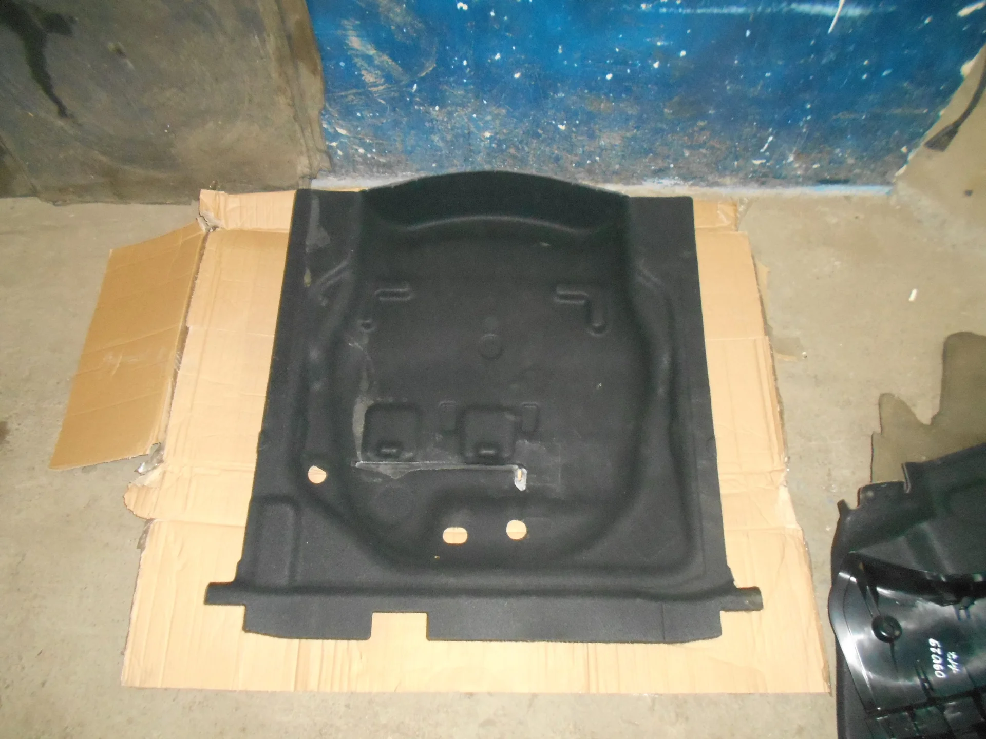 Обшивка пола багажника Mercedes-Benz C117 270 A11769000429E83 - изображение 1