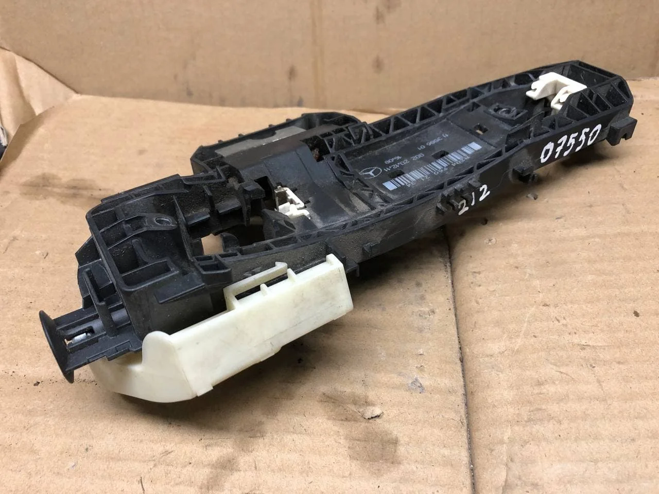 Механизм ручки задней левой двери Mercedes-Benz W212 276 A2047602334 - изображение 1