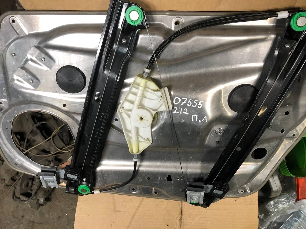 Стеклоподъемник электрический передний левый Mercedes-Benz W212 276 A2127201579 - изображение 1