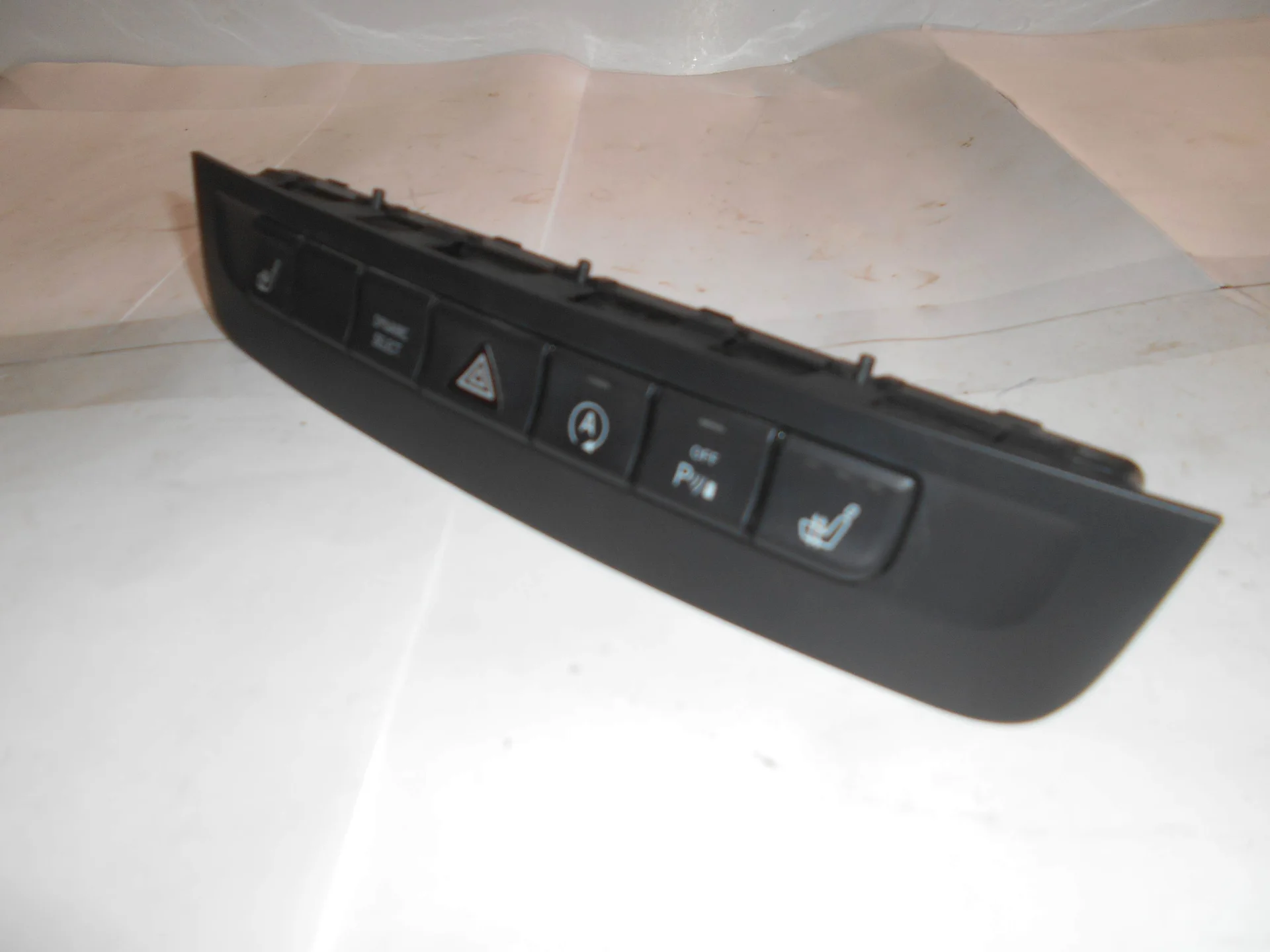 Блок кнопок Mercedes-Benz C117 270 A2469057302 - миниатюра 2