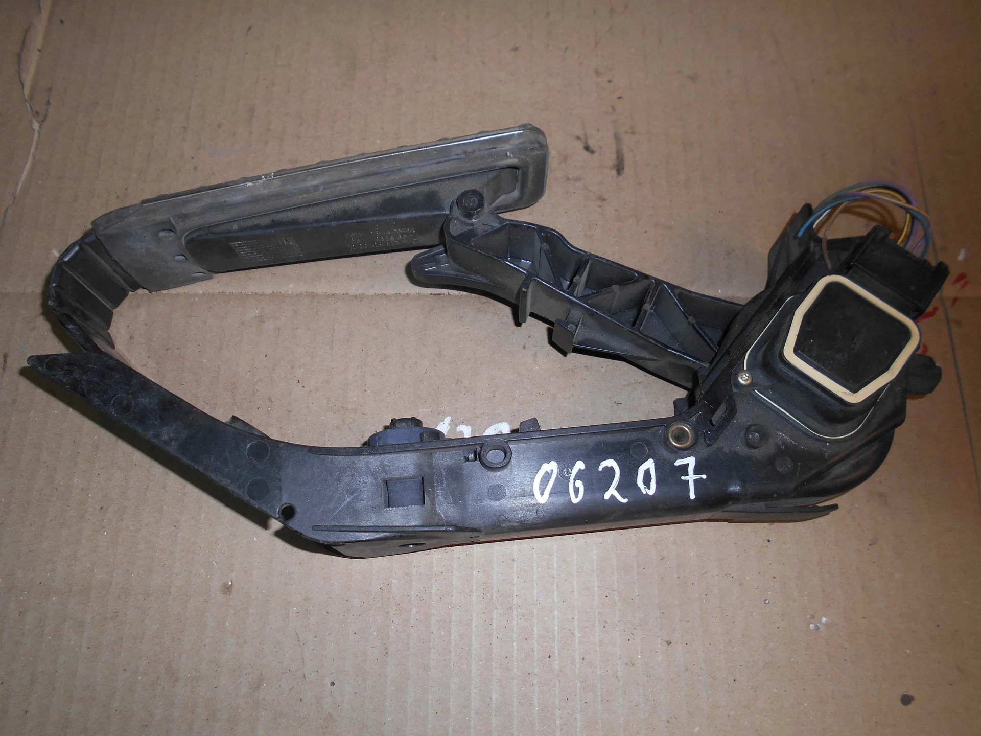 Педаль газа Mercedes-Benz CL203  A1703000404 - миниатюра 2