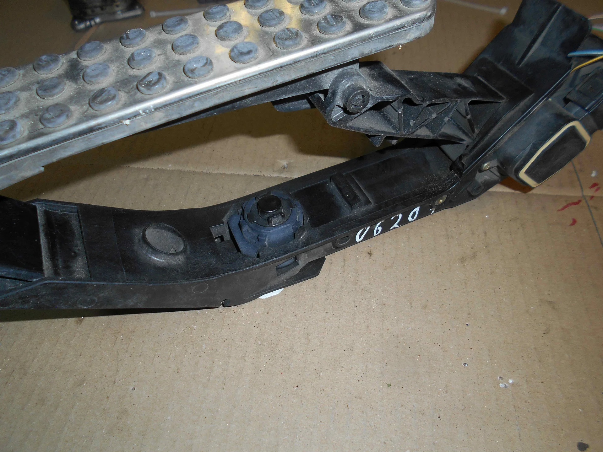 Педаль газа Mercedes-Benz CL203  A1703000404 - миниатюра 3