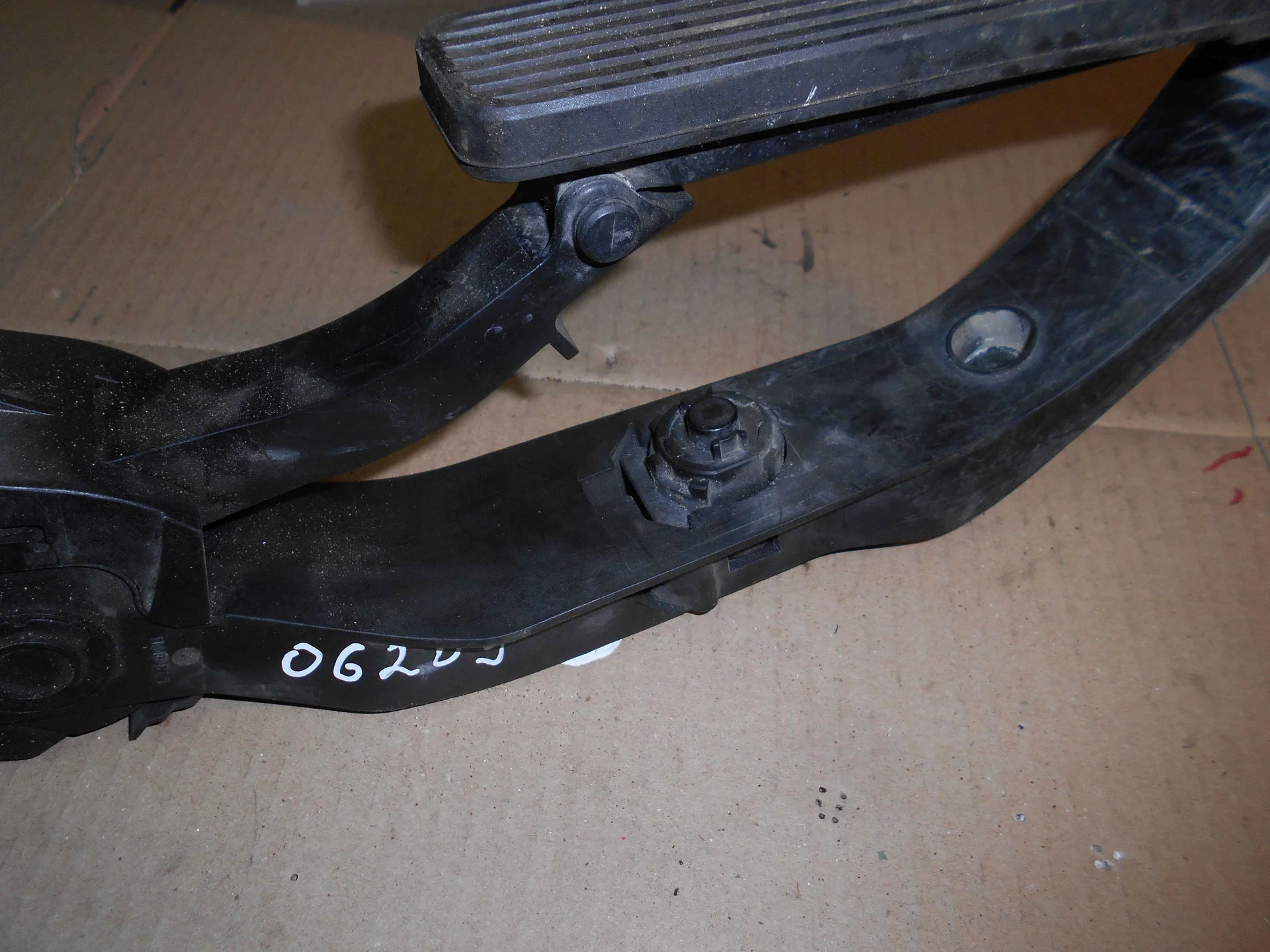 Педаль газа Mercedes-Benz W211  A2113000404 - миниатюра 3