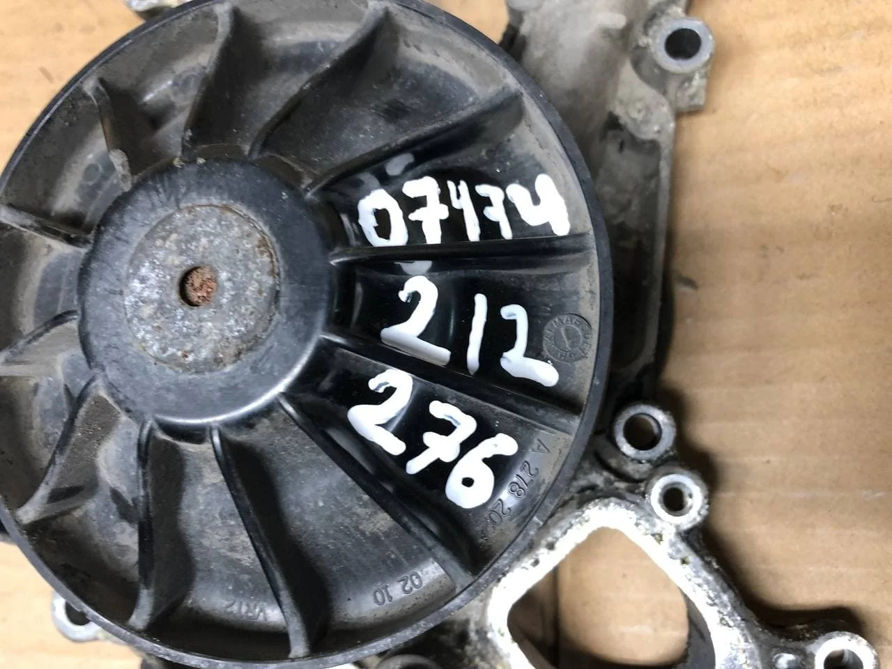 Помпа (водяной насос) Mercedes-Benz W212 276 A2762010701 - миниатюра 2