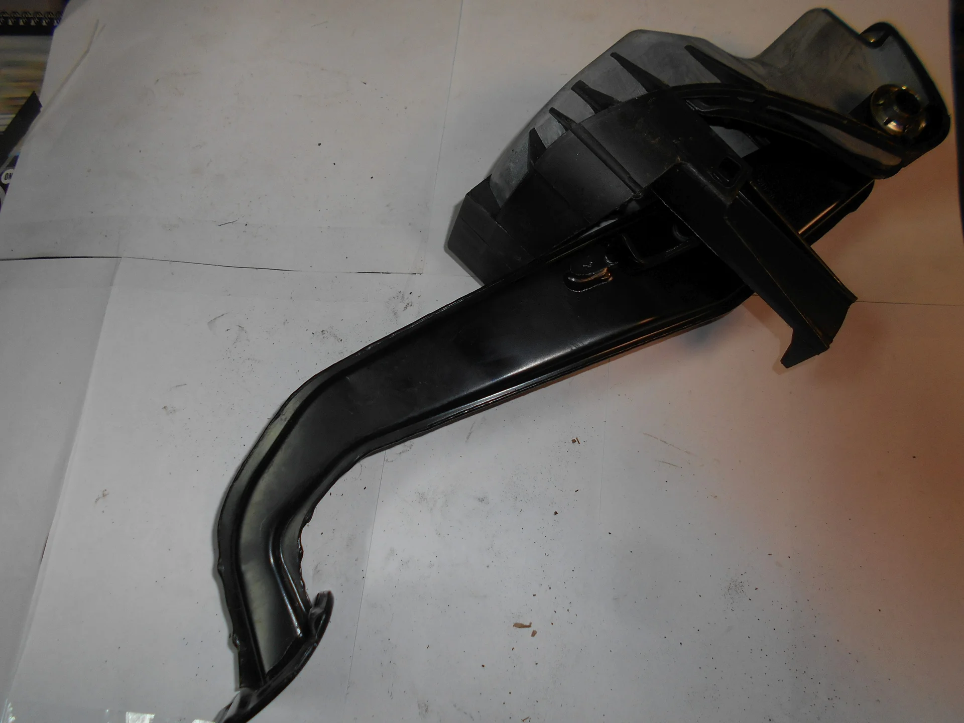Педаль тормоза Mercedes-Benz W212 A2042902101 - миниатюра 2