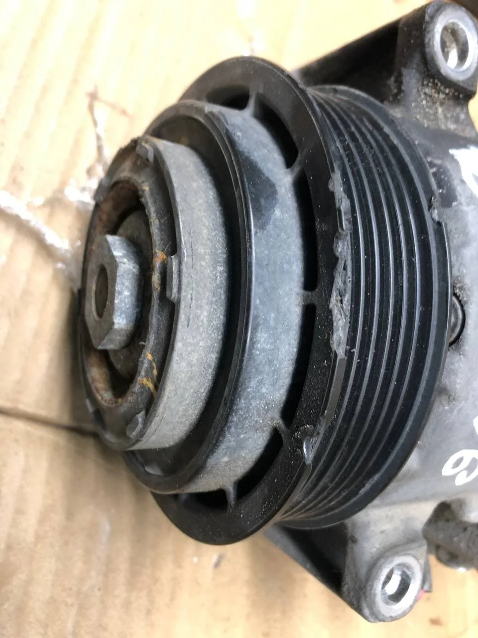 Компрессор кондиционера Mercedes-Benz W212 276 A0022307311 - миниатюра 2