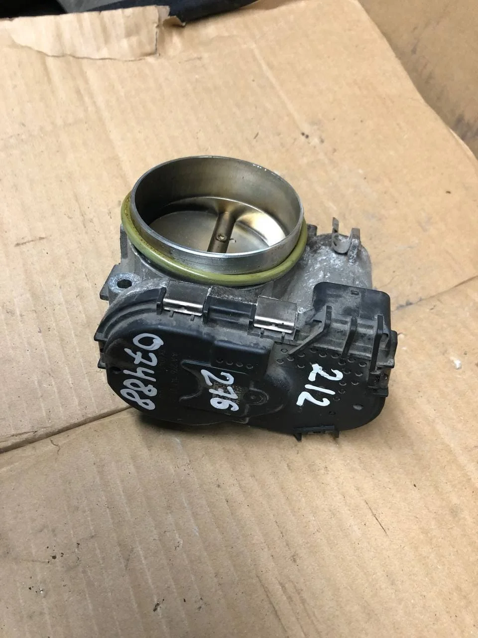 Дроссельная заслонка Mercedes-Benz W212 276 A2761410125 - изображение 1