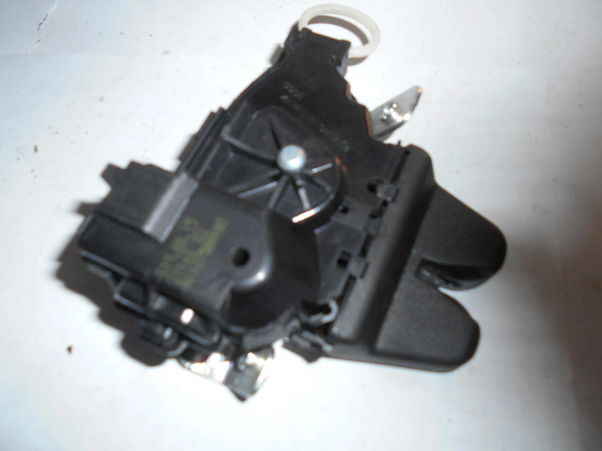 Замок багажника Mercedes-Benz C117 270 A1177500085 - изображение 1