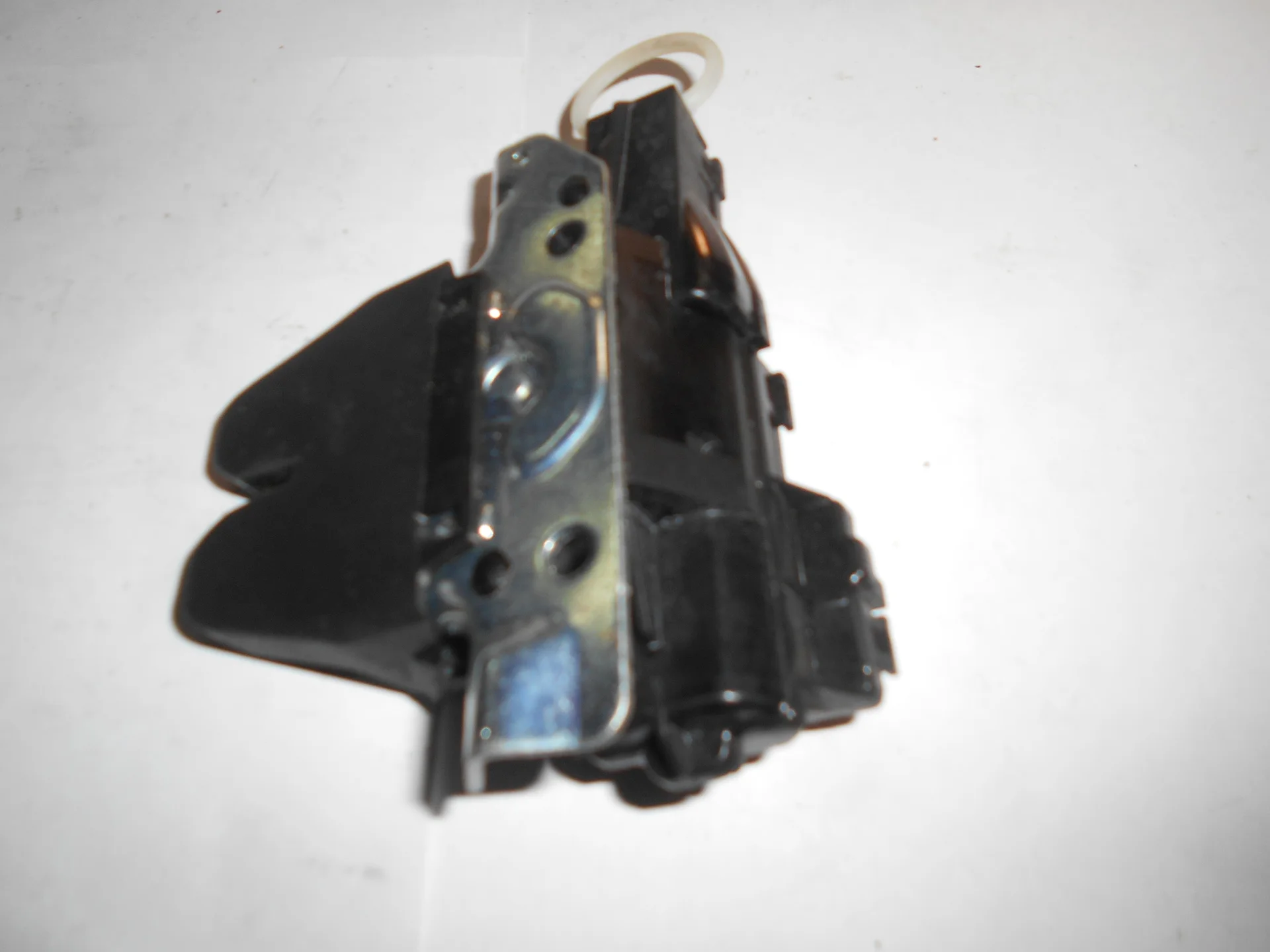 Замок багажника Mercedes-Benz C117 270 A1177500085 - миниатюра 3