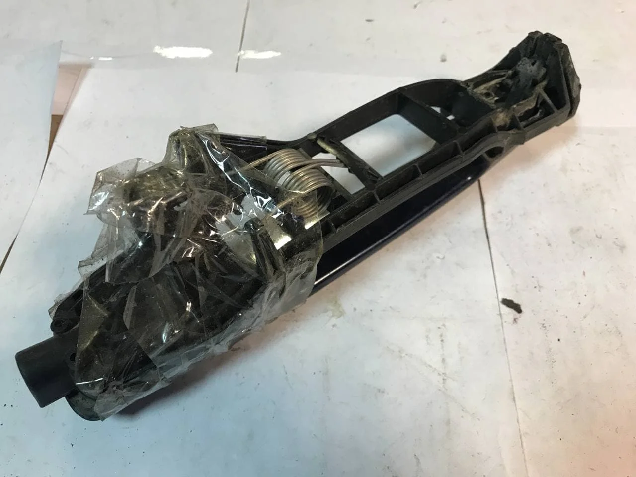Ручка наружняя задней левой двери Mercedes-Benz W210 - миниатюра 4