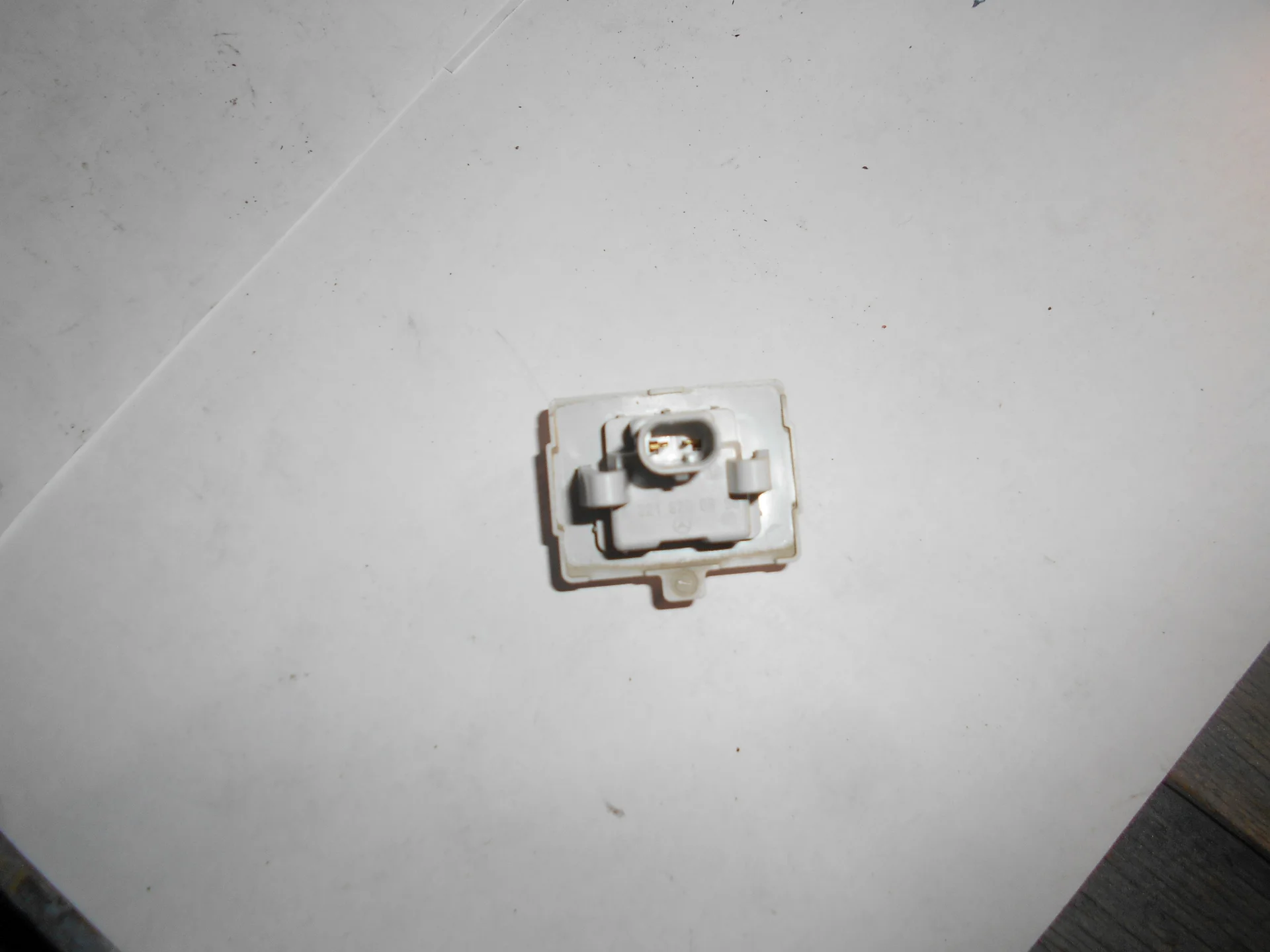 Фонарь подсветки номера  Mercedes-Benz C117  A2218200856 - миниатюра 2
