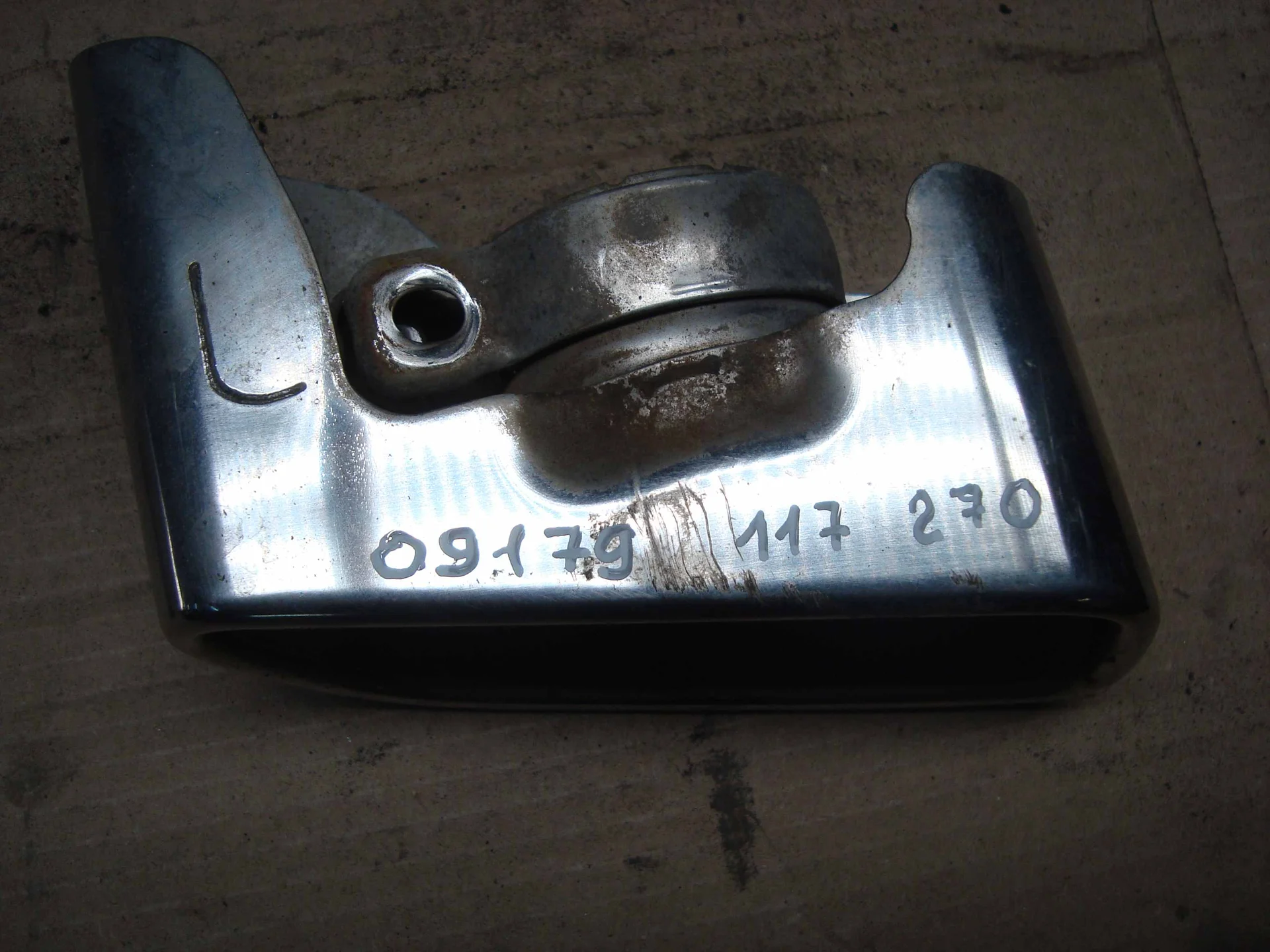 Насадка на глушитель декоративная Mercedes-Benz C117 270 A1714901227 - изображение 1