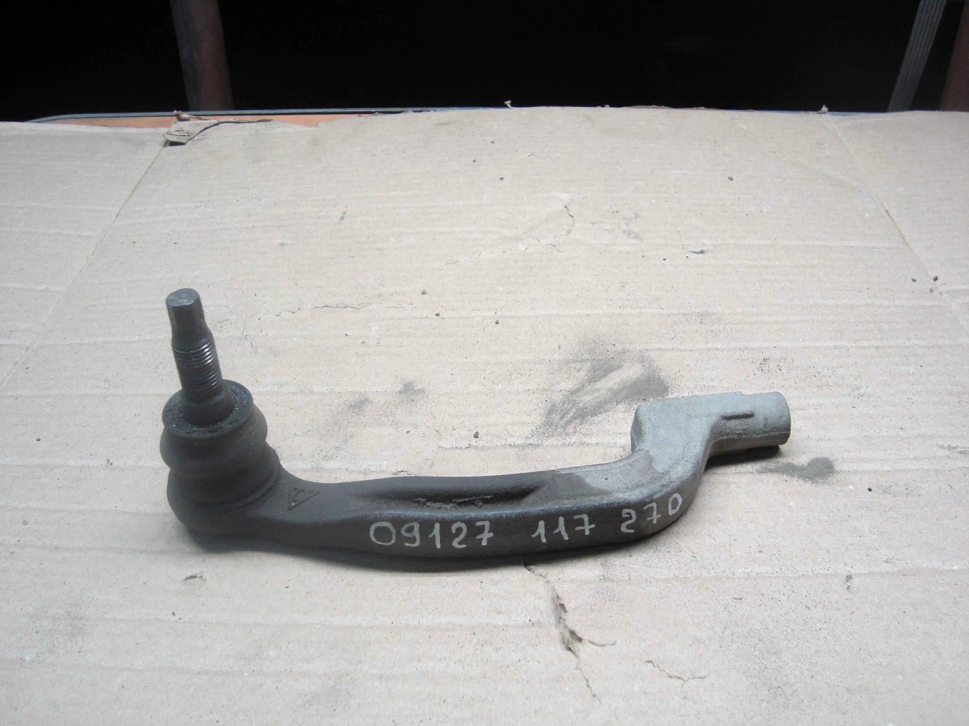 Рулевой наконечник Mercedes-Benz C117 270 A2463301800 - изображение 1