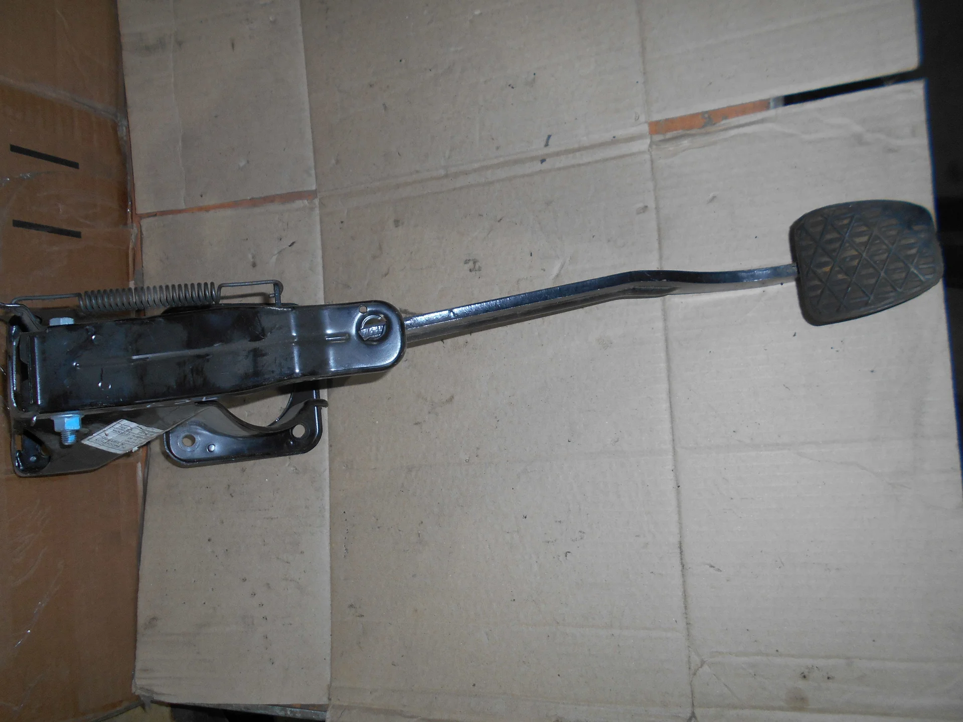 Педаль тормоза Mercedes-Benz W639 A6392901901 - миниатюра 2