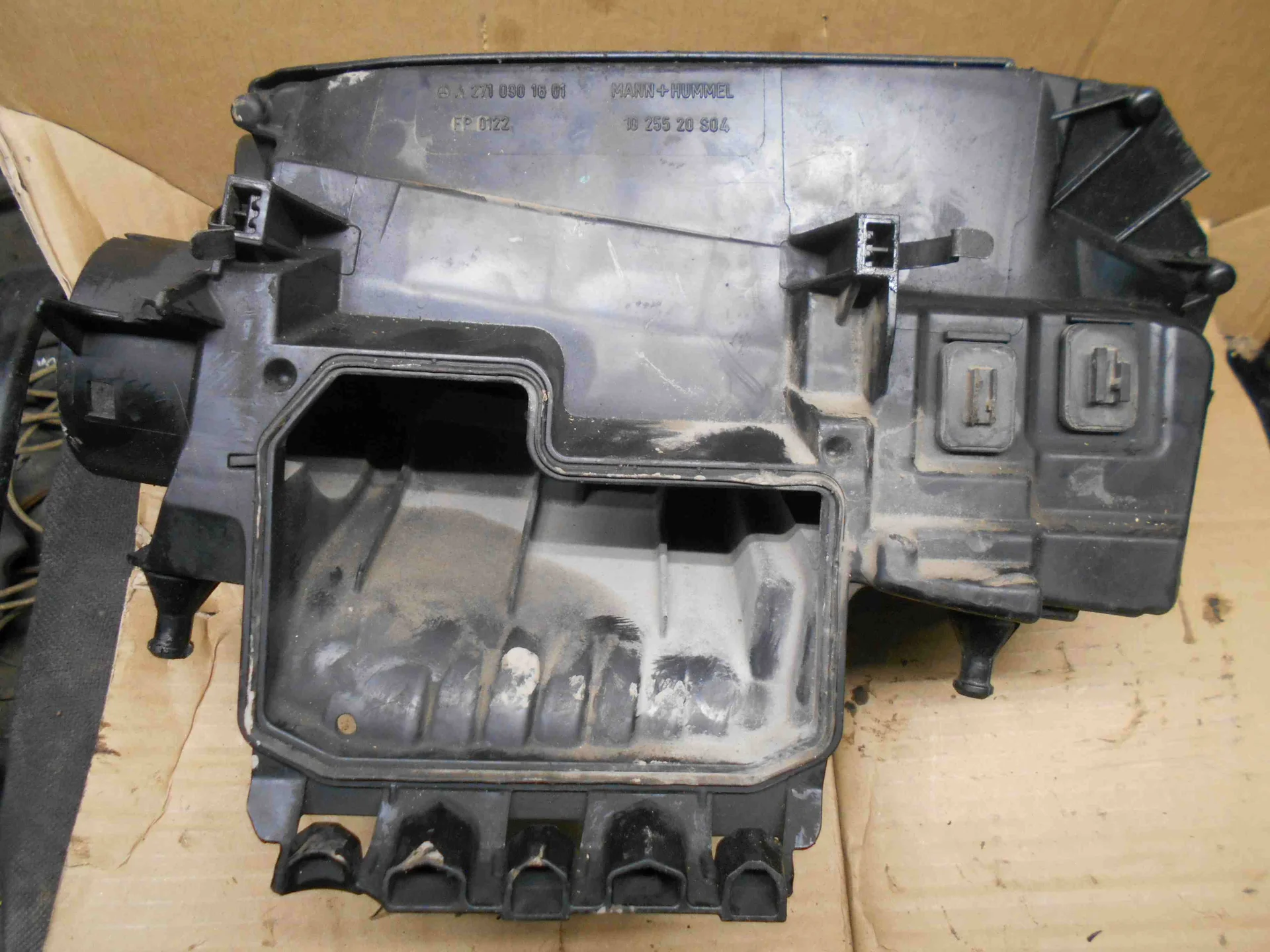 Корпус воздушного фильтра Mercedes-Benz W211 271 A2710901601 - миниатюра 3
