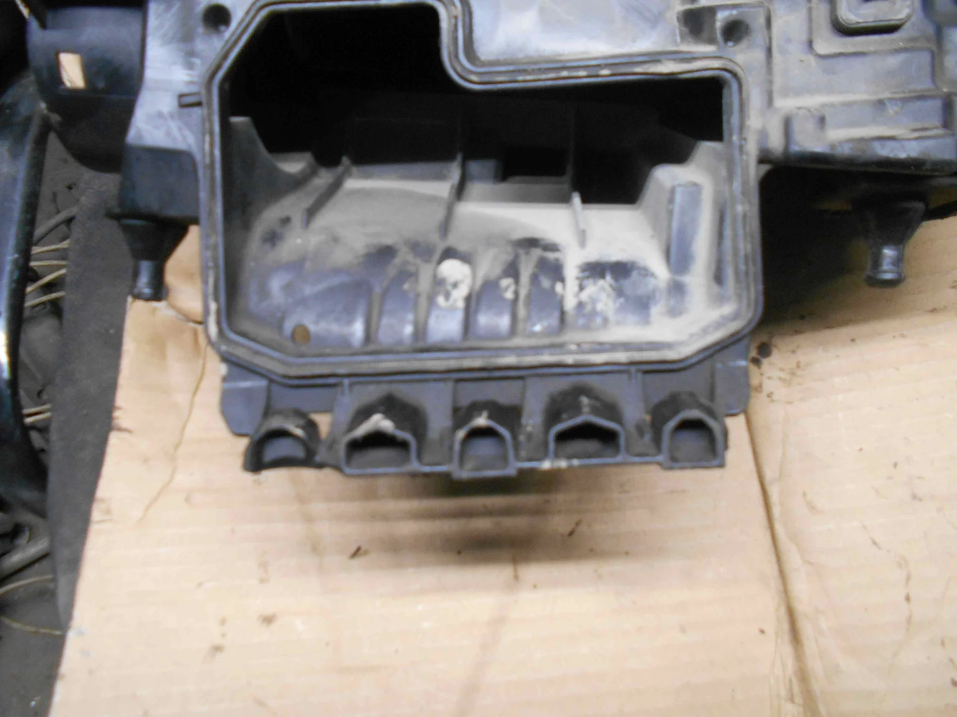 Корпус воздушного фильтра Mercedes-Benz W211 271 A2710901601 - миниатюра 4