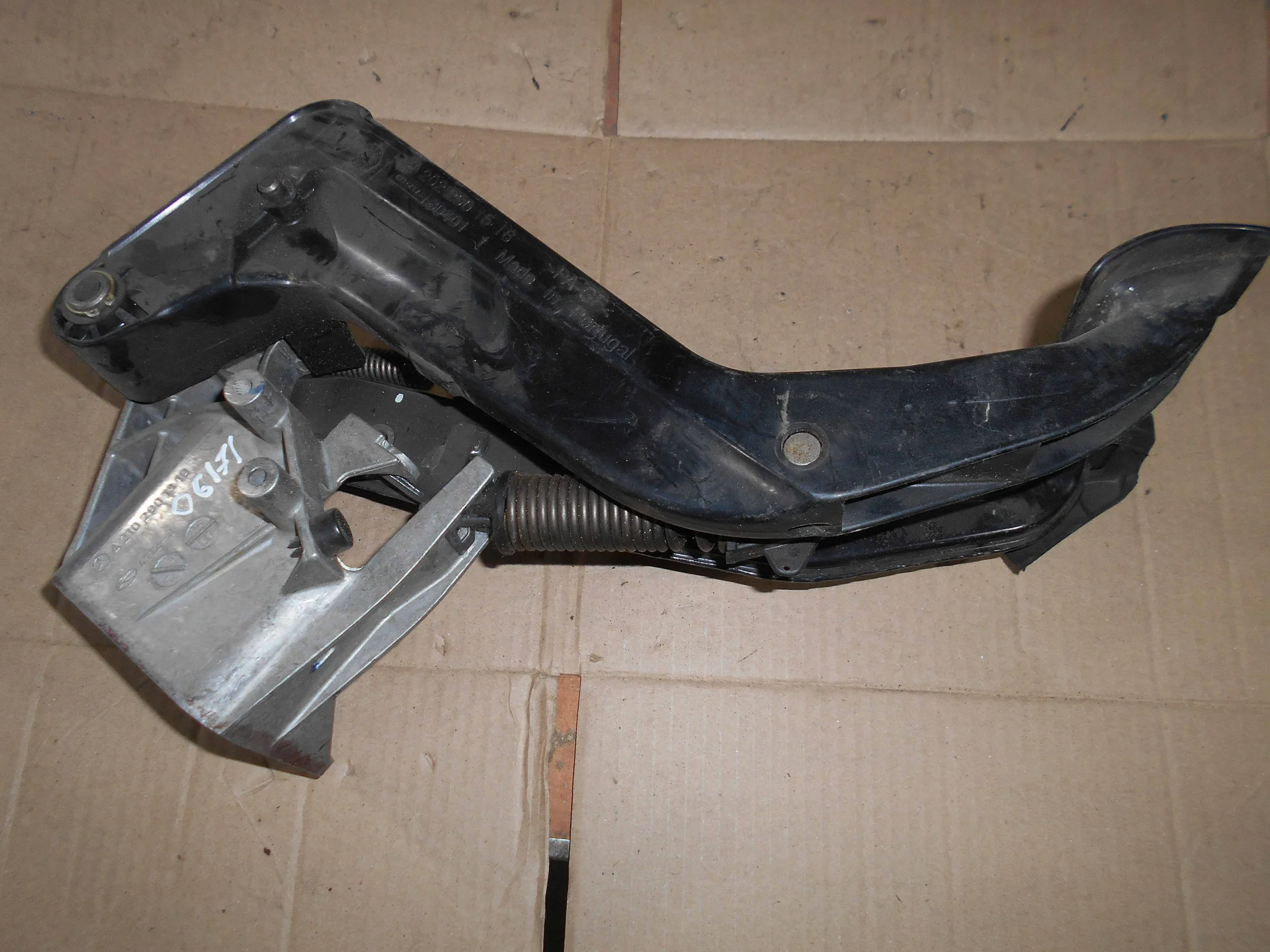 педаль сцепления Mercedes-Benz W210 111 A2102901319 - изображение 1