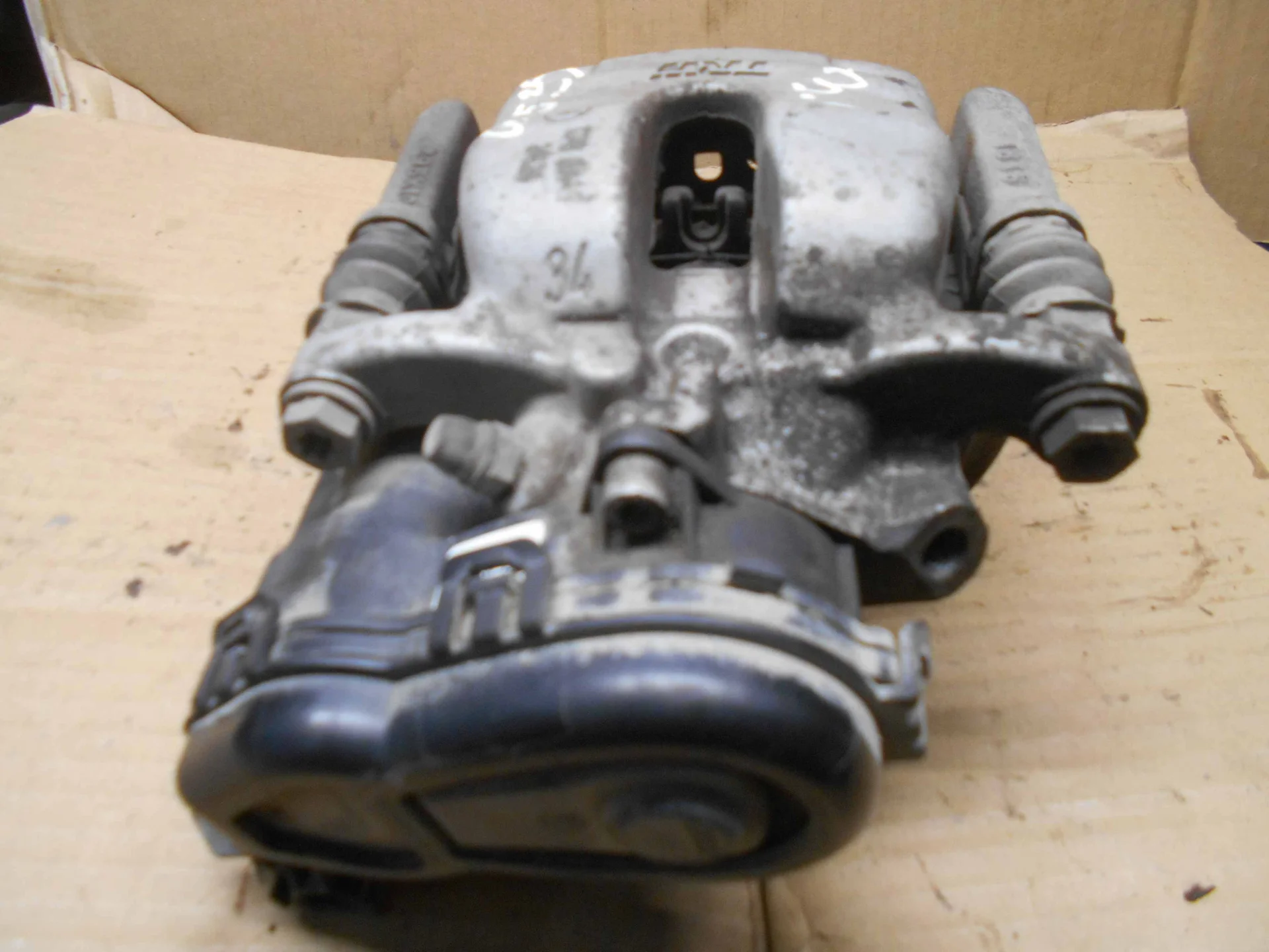 Суппорт задний правый Mercedes-Benz C117 270 A0004232481 - миниатюра 4