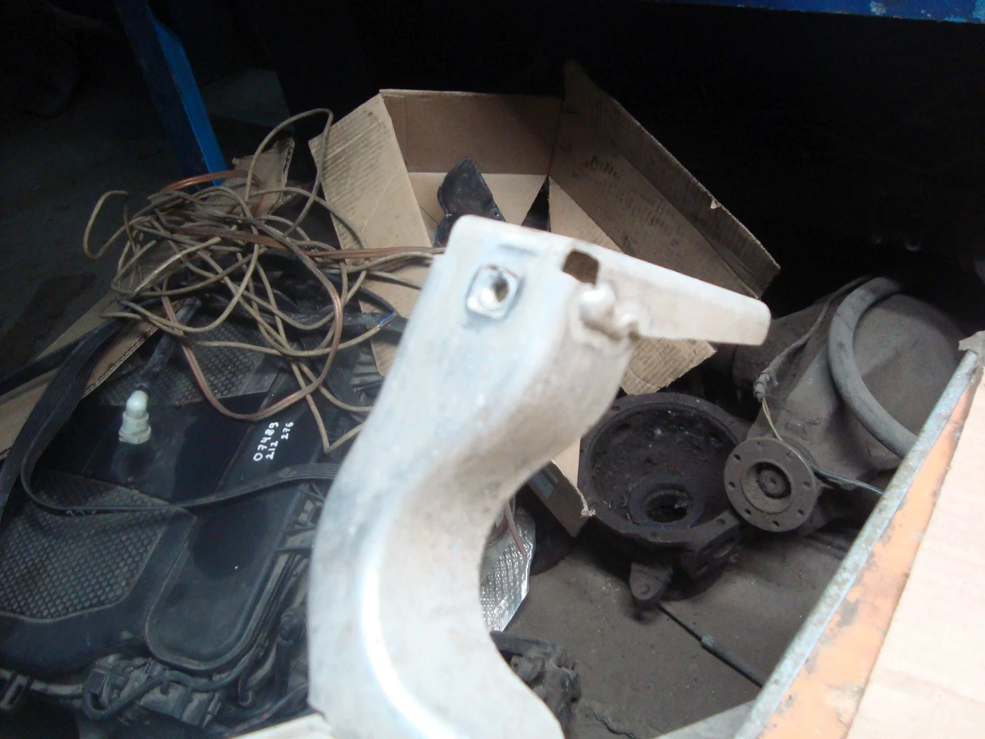 Опора радиатора Mercedes-Benz C117 270 A2466200019 - миниатюра 3