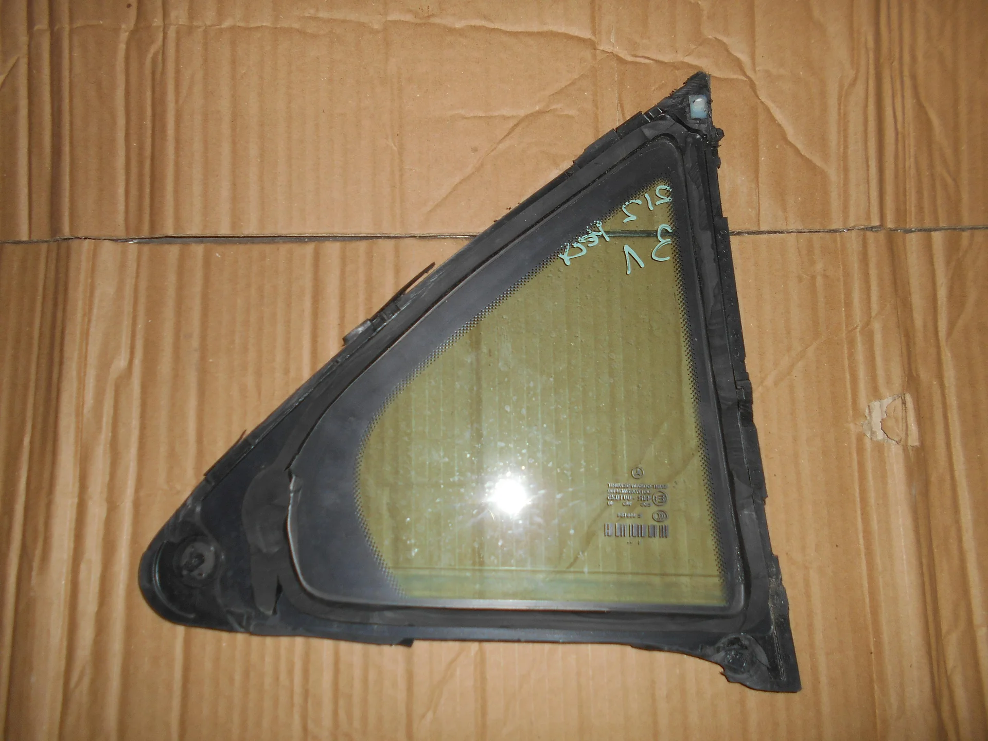 Форточка задней левой двери Mercedes-Benz W212 276 A2127300155 - миниатюра 2
