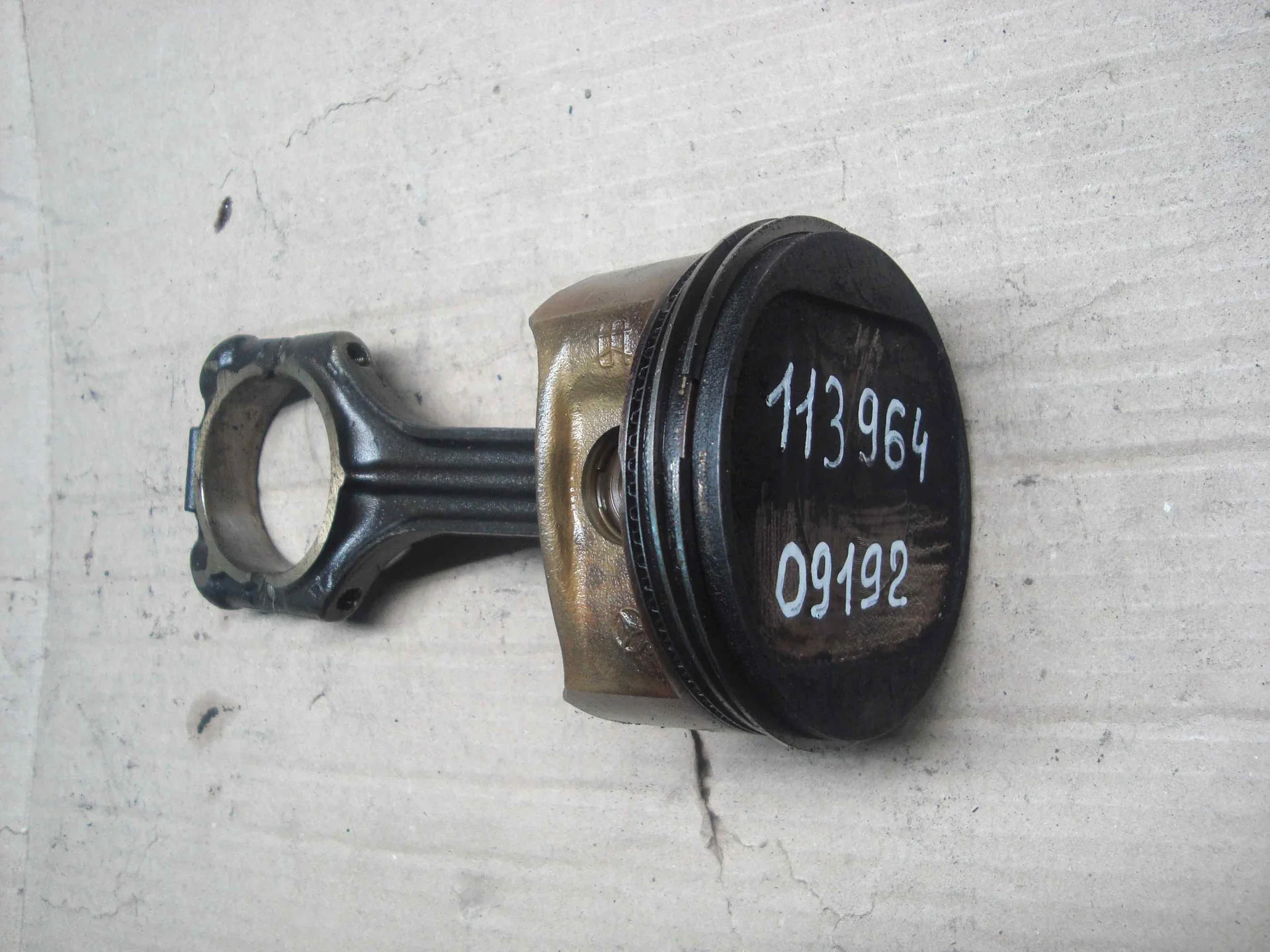 Поршень с шатуном Mercedes-Benz W164 113 A1130303117 - изображение 1
