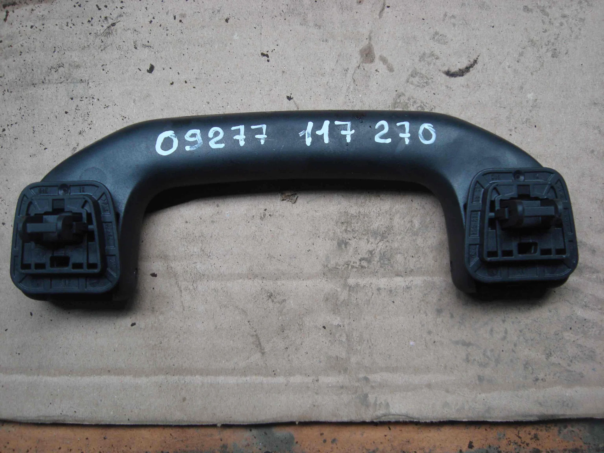 Поручень потолочный Mercedes-Benz C117 270 A2468100754 - миниатюра 2