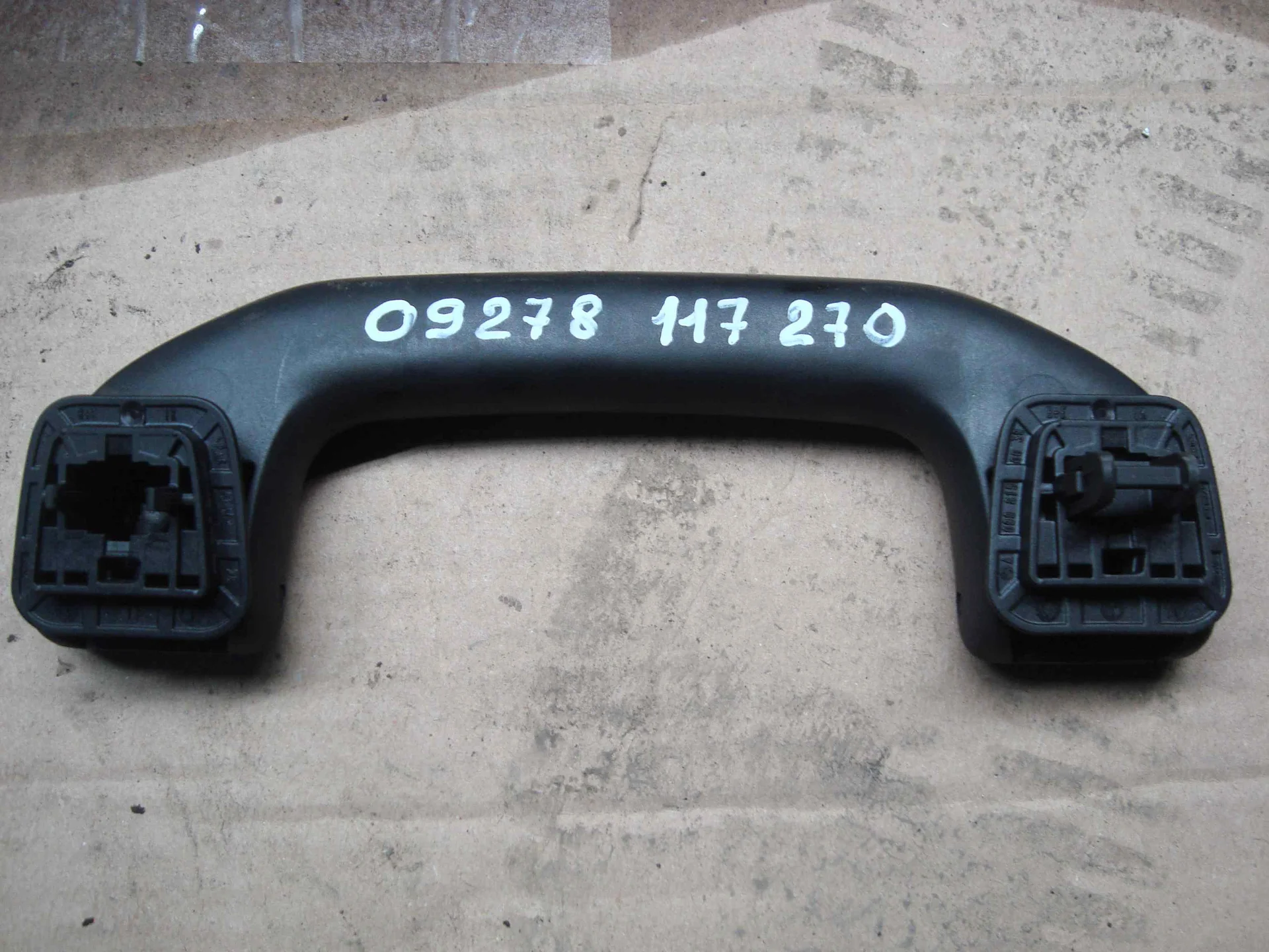 Поручень потолочный Mercedes-Benz C117 270 A2468100754 - миниатюра 2