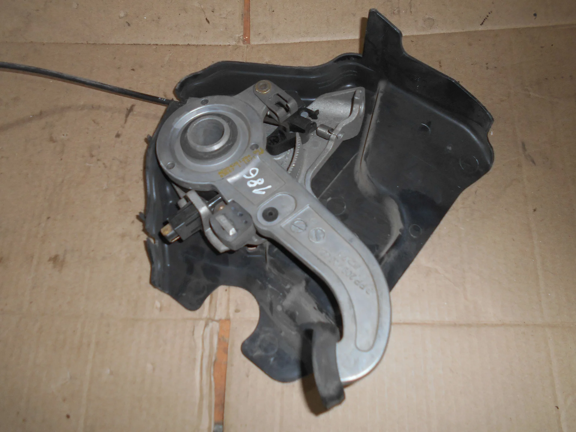 Педаль ручного тормоза Mercedes-Benz W220  A2084270036 - миниатюра 2