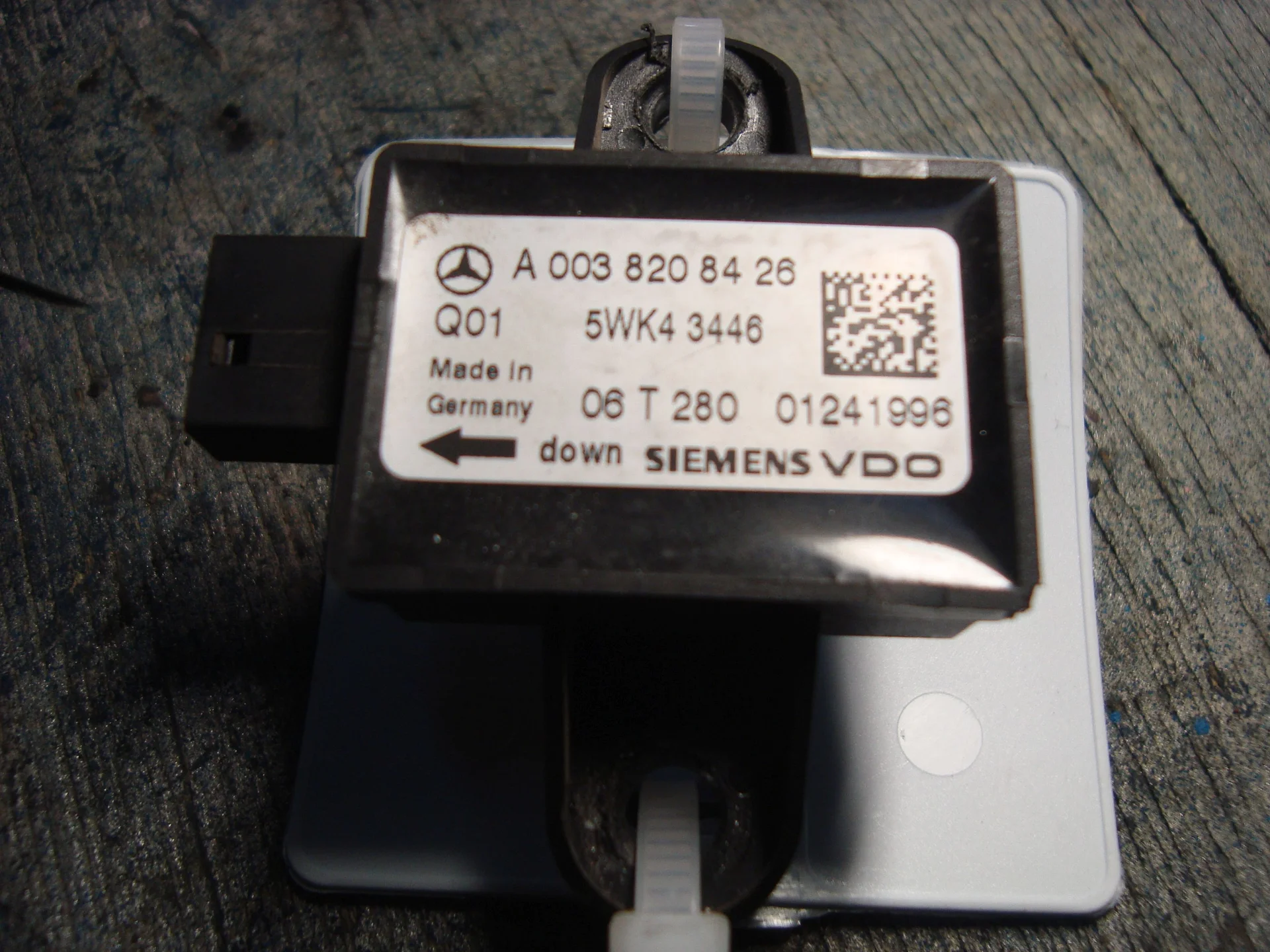 Датчик удара двери Mercedes-Benz W164 A0038208426 - изображение 1