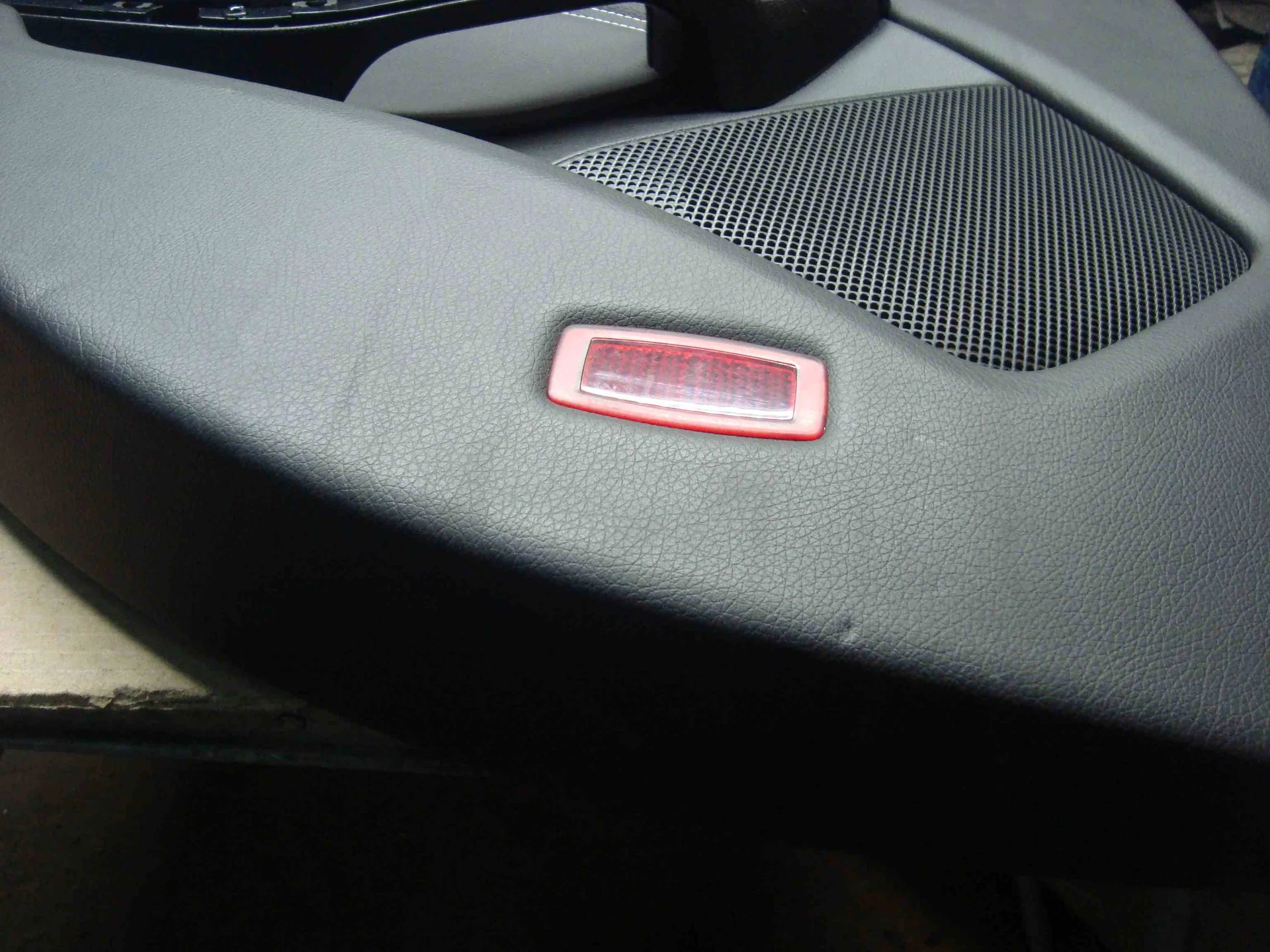 Обшивка двери задней левой Mercedes-Benz C117 270 A1177301500 - миниатюра 3