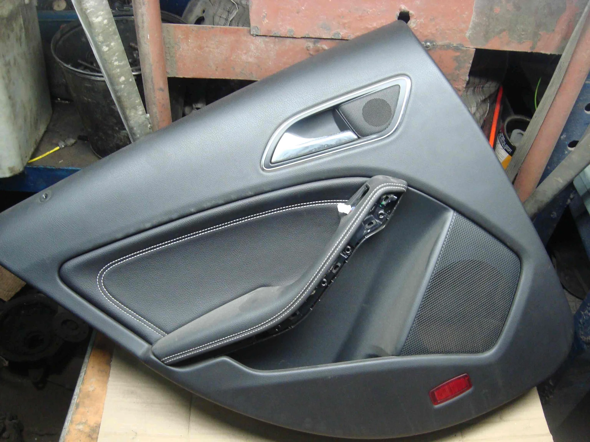 Обшивка двери задней левой Mercedes-Benz C117 270 A1177301500 - миниатюра 5
