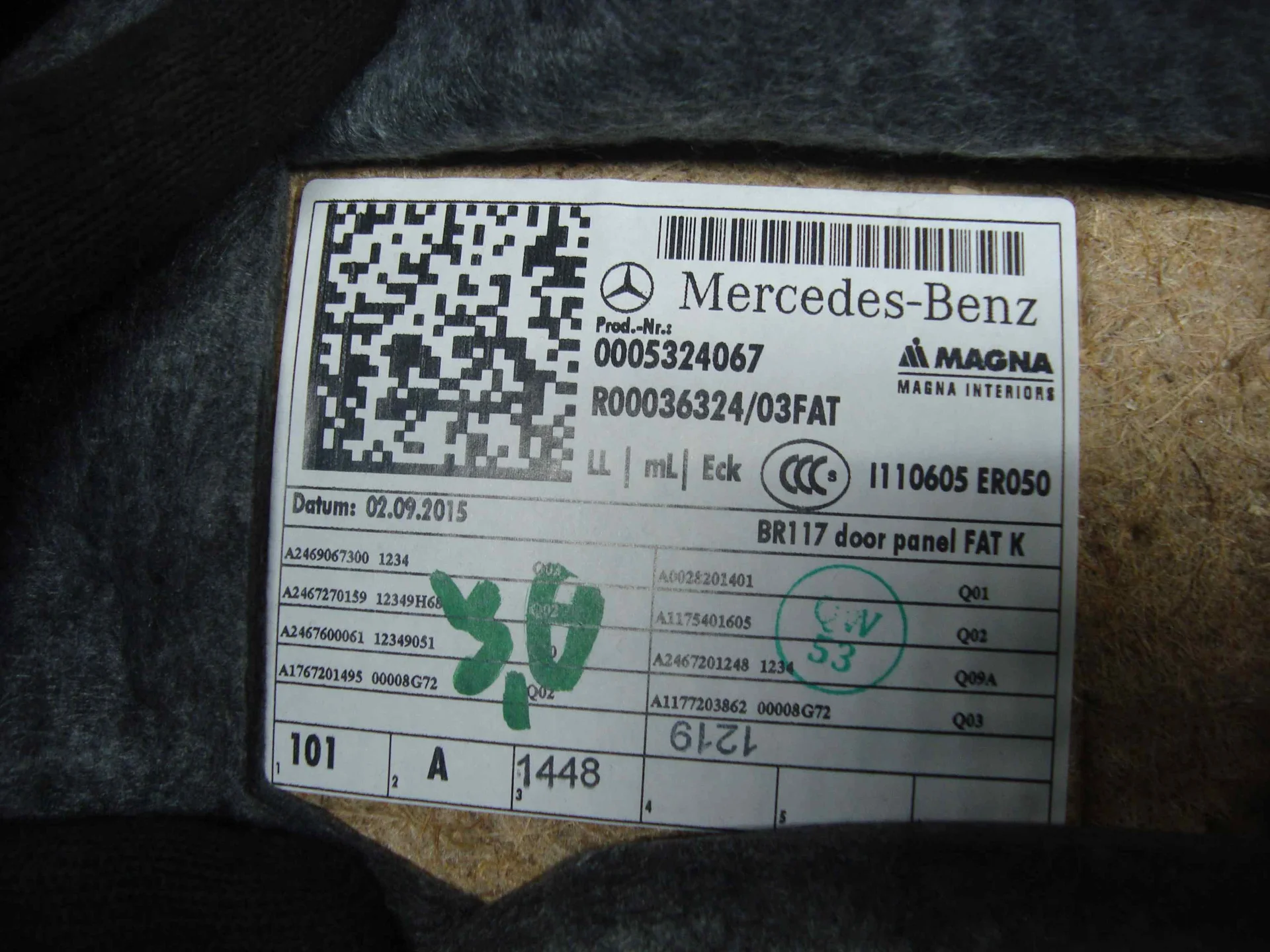 Обшивка двери передней правой Mercedes-Benz C117 270 A1177200401 - миниатюра 2