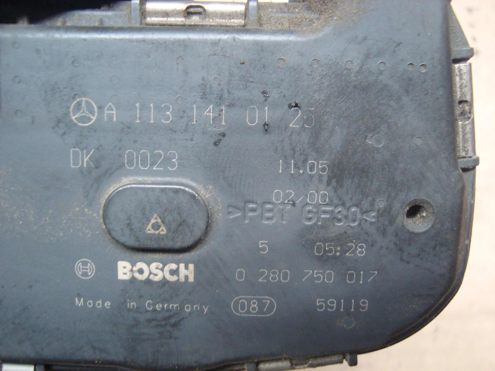Дроссельная заслонка Mercedes-Benz W164 113 A1131410125 - миниатюра 3