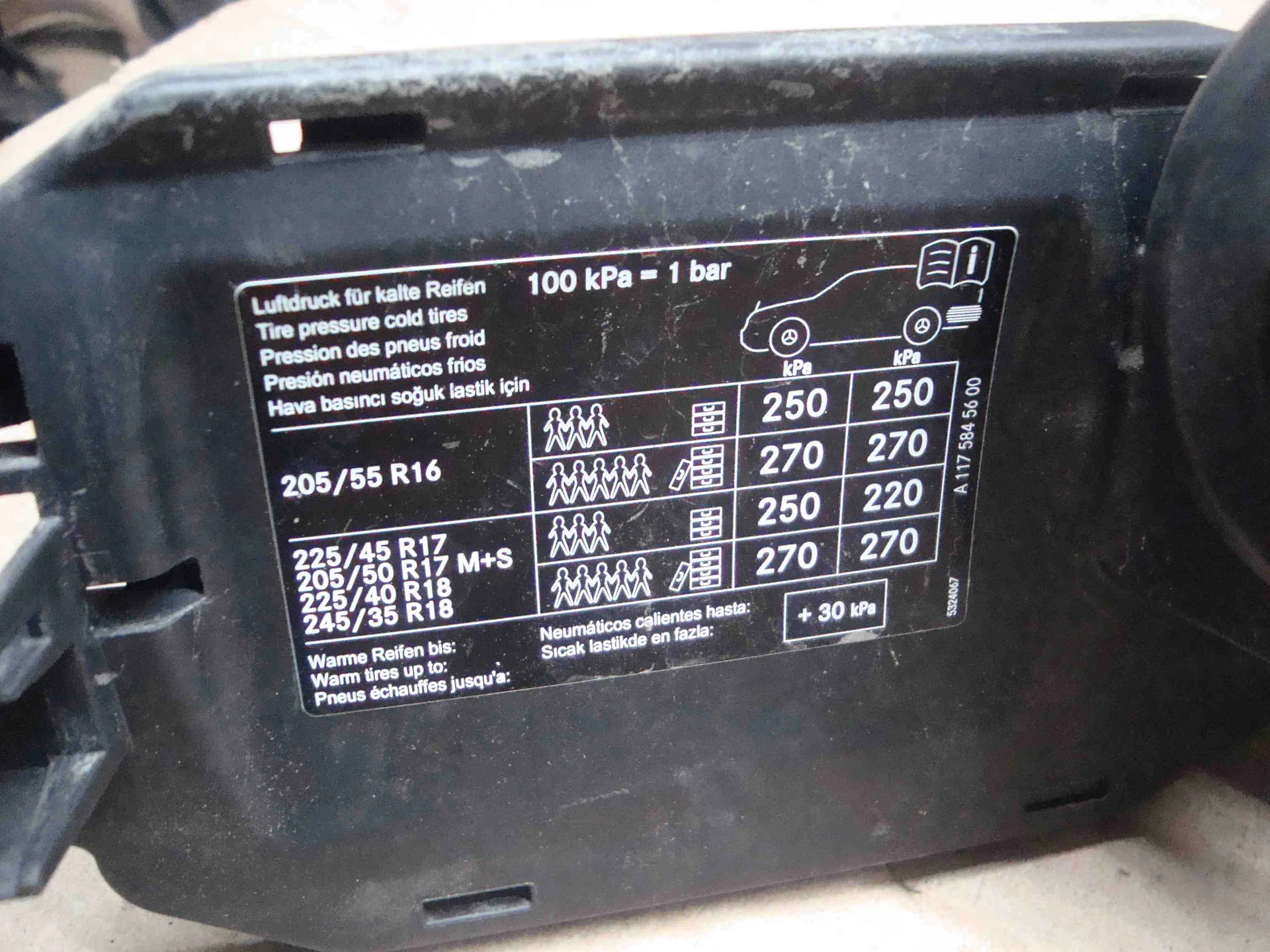 Лючок бензобака Mercedes-Benz C117 270 a1176300067 - миниатюра 3