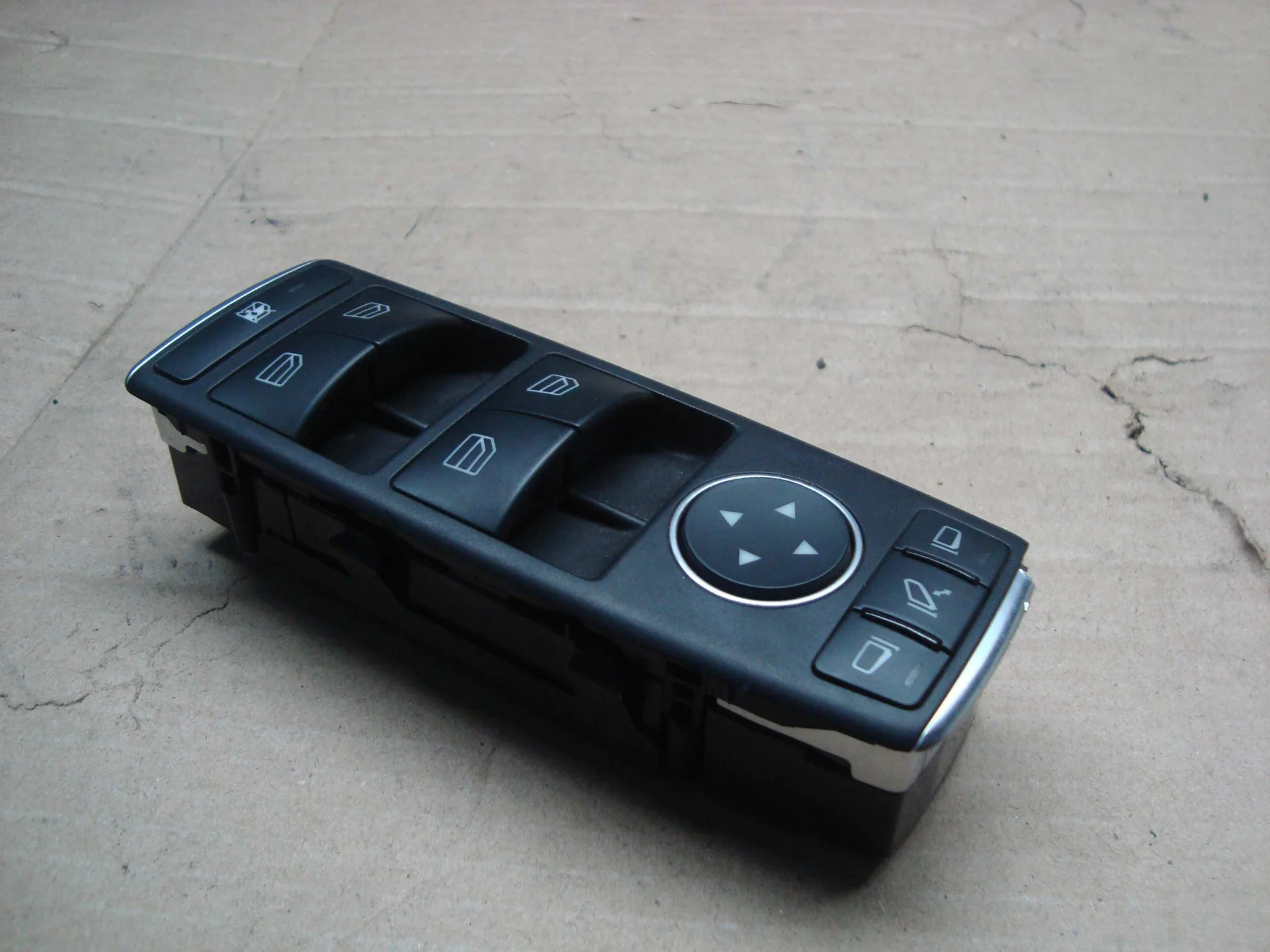 Блок управления стеклоподъемниками Mercedes-Benz C117 270 A1669054400 - миниатюра 3