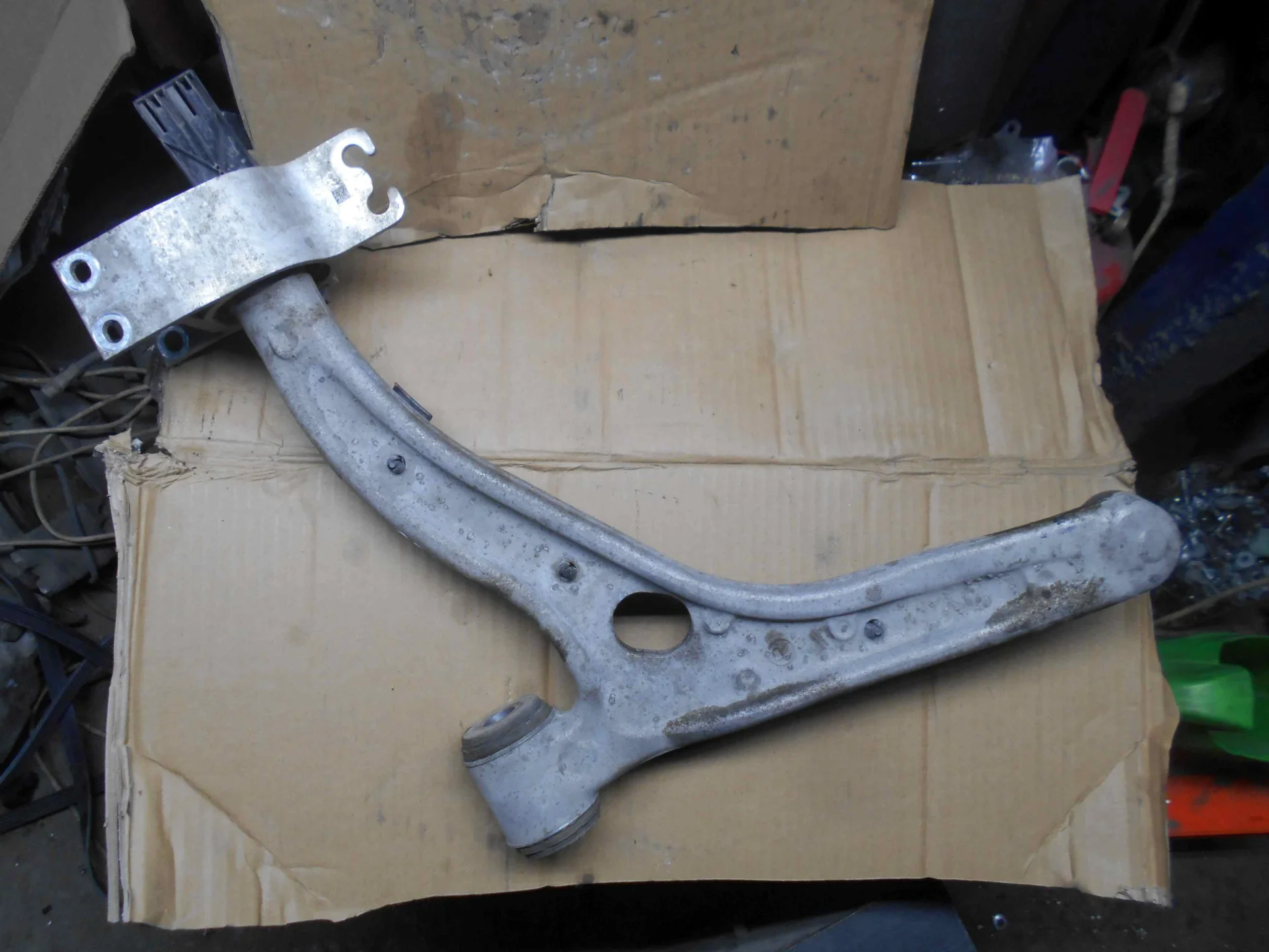 Рычаг передний правый нижний Mercedes-Benz C117 270 A2463304800 - миниатюра 2