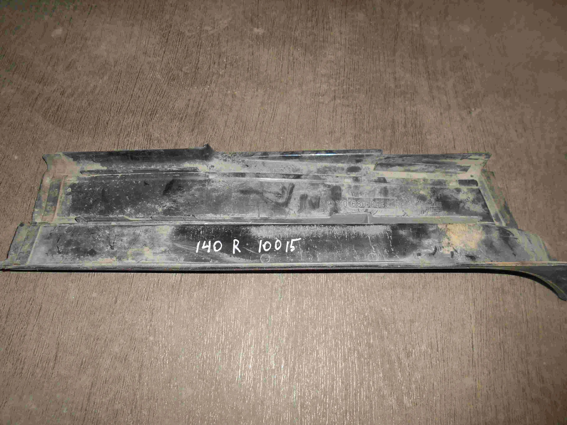 Накладка на порог внутренняя задняя правая Mercedes-Benz W140  A1406800435 - миниатюра 2