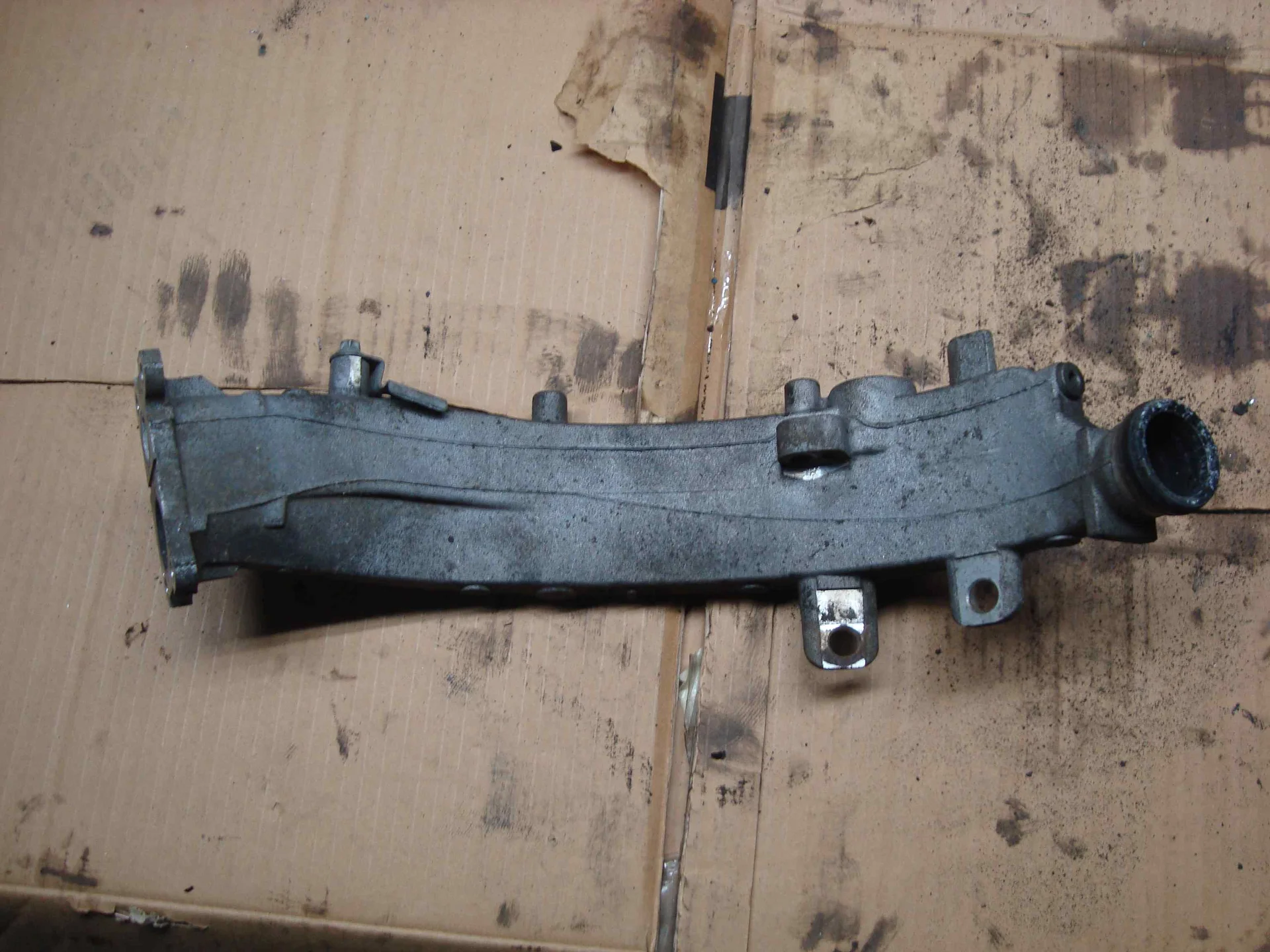 Трубка картерных газов Mercedes-Benz W163 612 A6111400208 - изображение 1