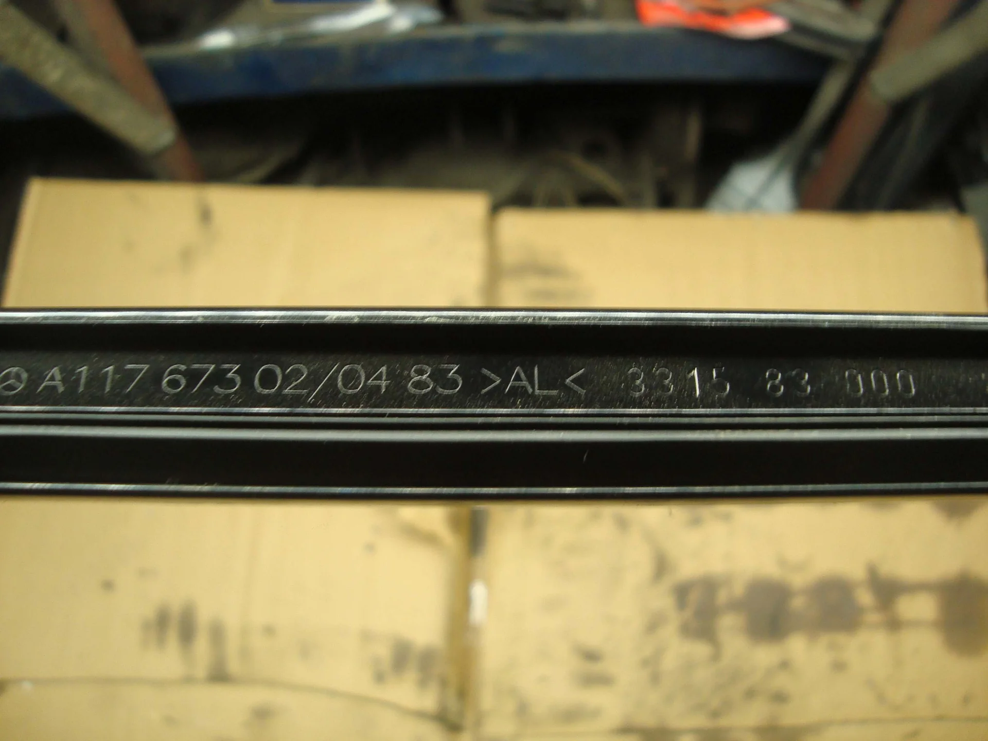 Накладка панели крыши справа Mercedes-Benz C117 270 A1176730483 - миниатюра 2